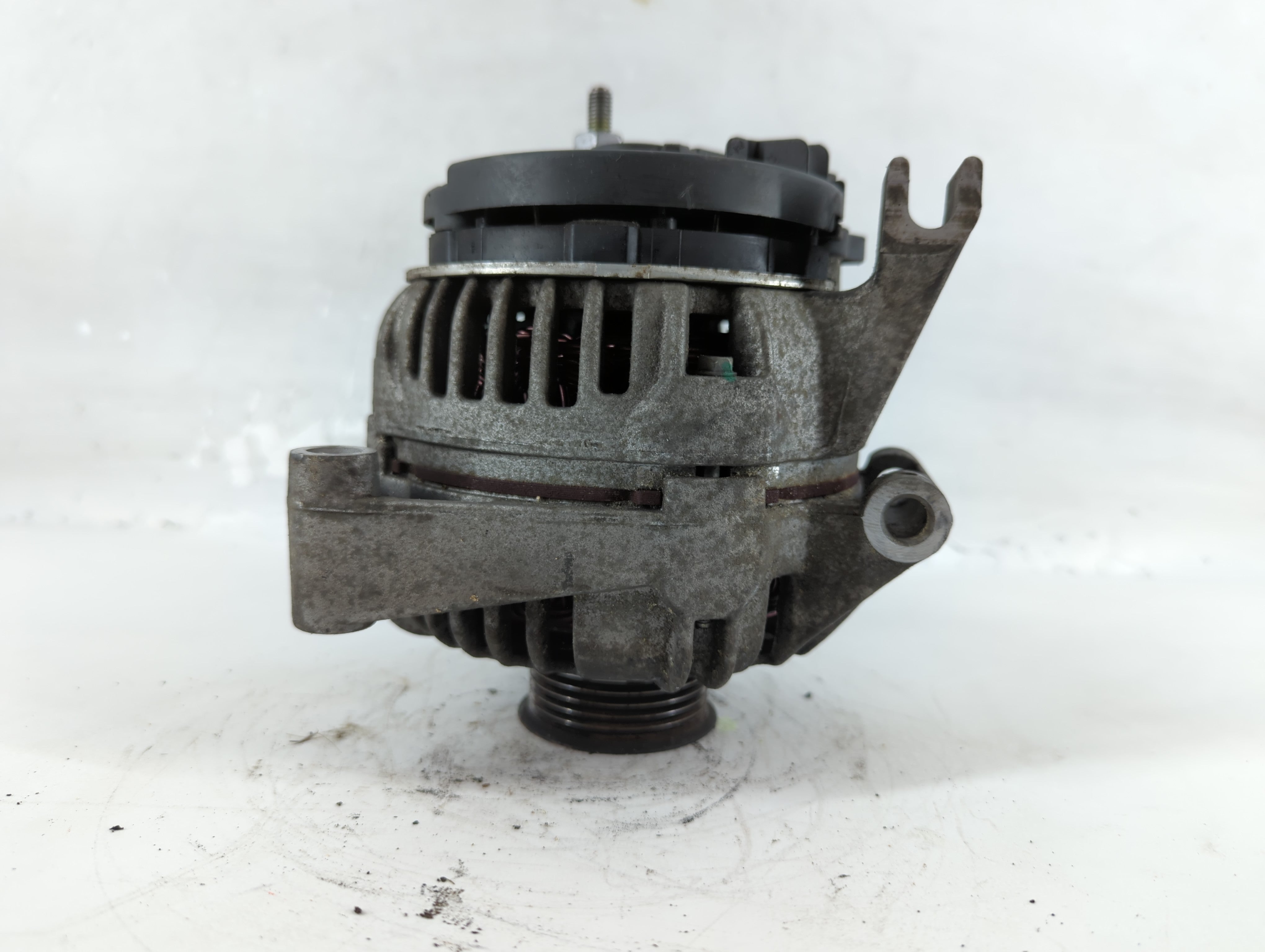 2006-2011 Chevrolet Impala Alternator Replacement Generator Charging Assembly Engine OEM P/N:0 124 425 102 Fits OEM Used Auto Parts - Oemusedautoparts1.com