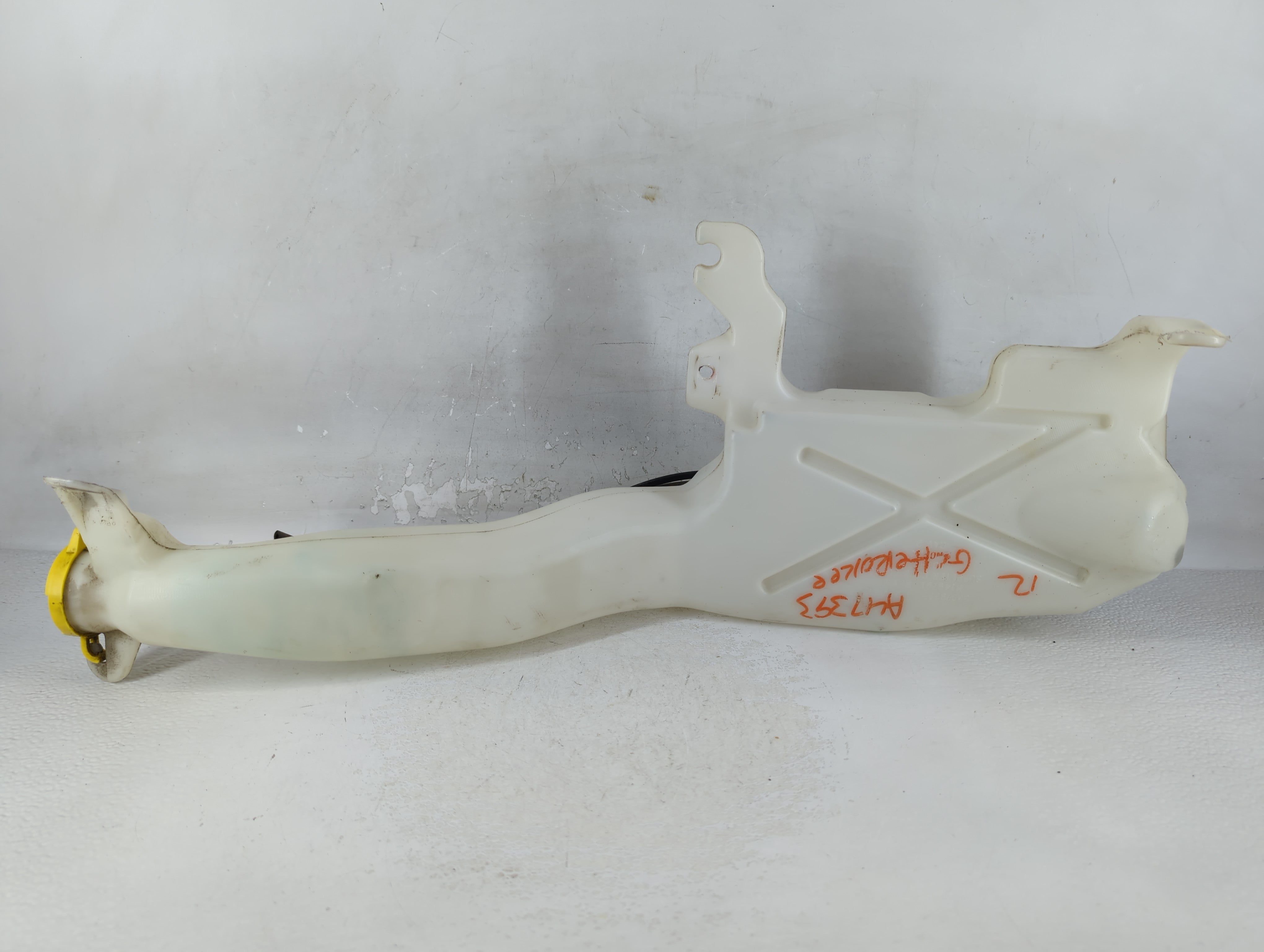 2011 Jeep Grand Cherokee Windshield Washer Fluid Reservoir Bottle Oem - Oemusedautoparts1.com