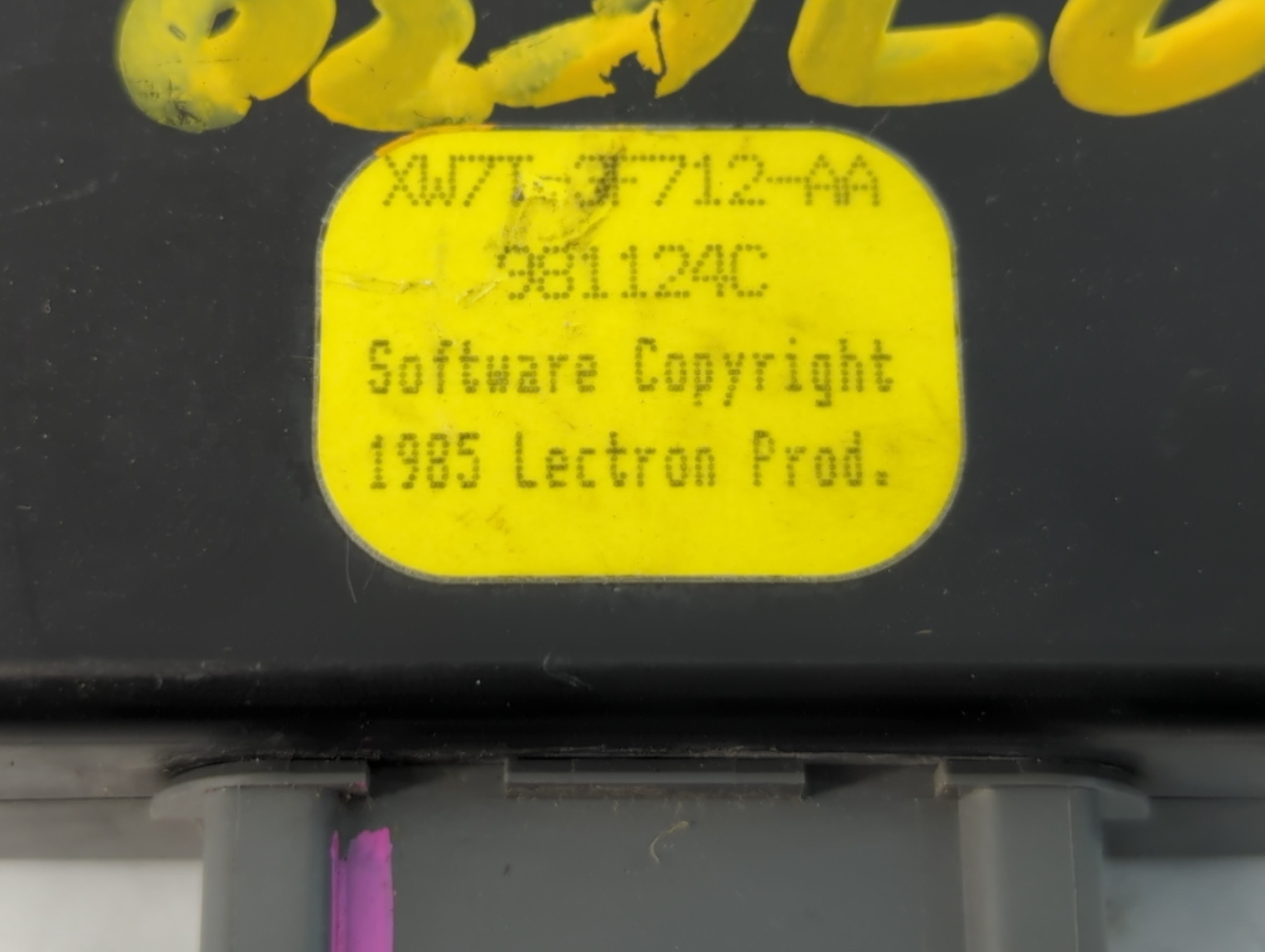 1997-2002 Ford Crown Victoria Chassis Control Module Ccm Bcm Body Control - Oemusedautoparts1.com