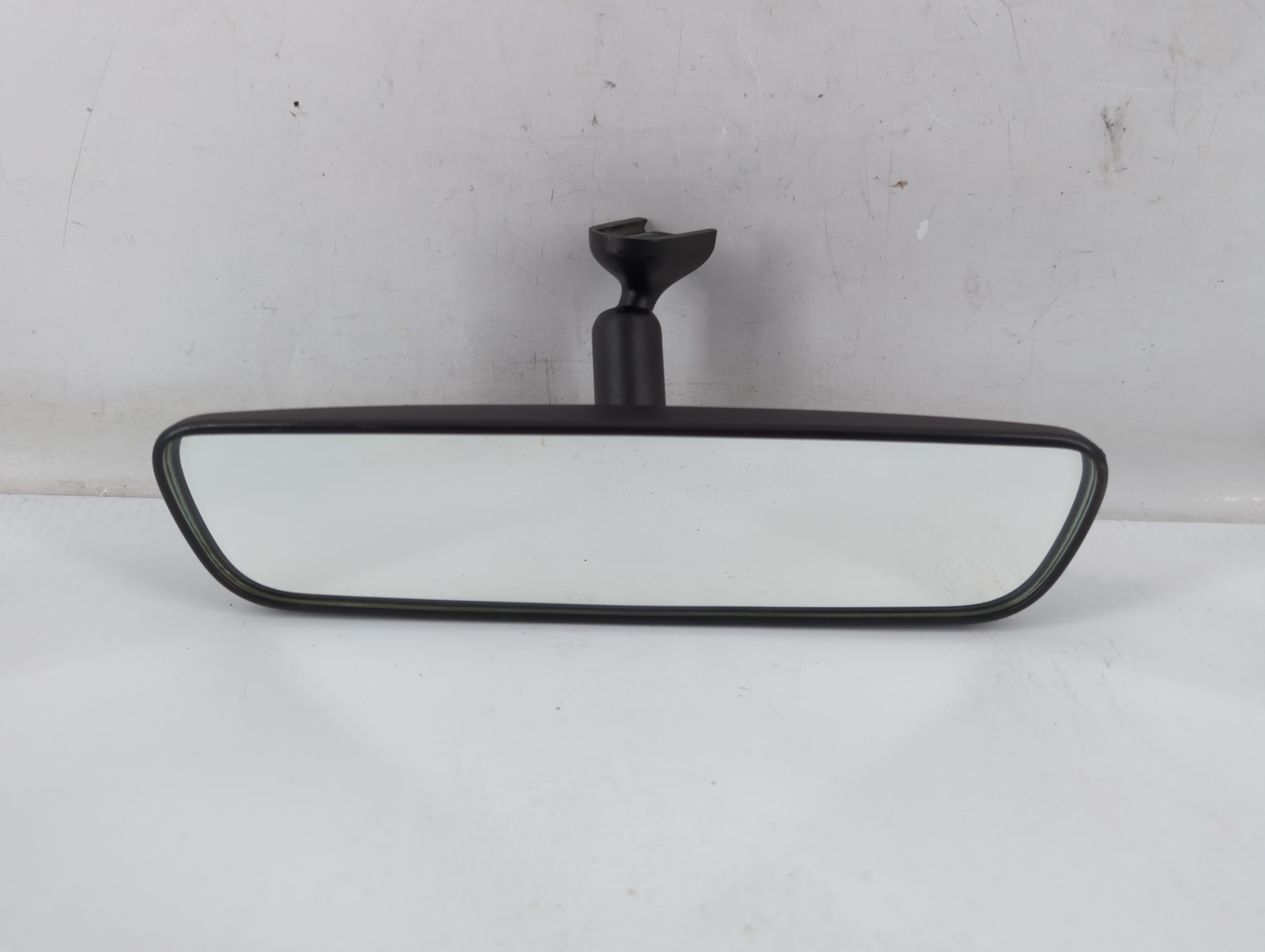 2021-2022 Hyundai Elantra Interior Rear View Mirror Replacement OEM P/N:E11048973 Fits Fits 2020 2021 2022 OEM Used Auto Parts - Oemusedautoparts1.com