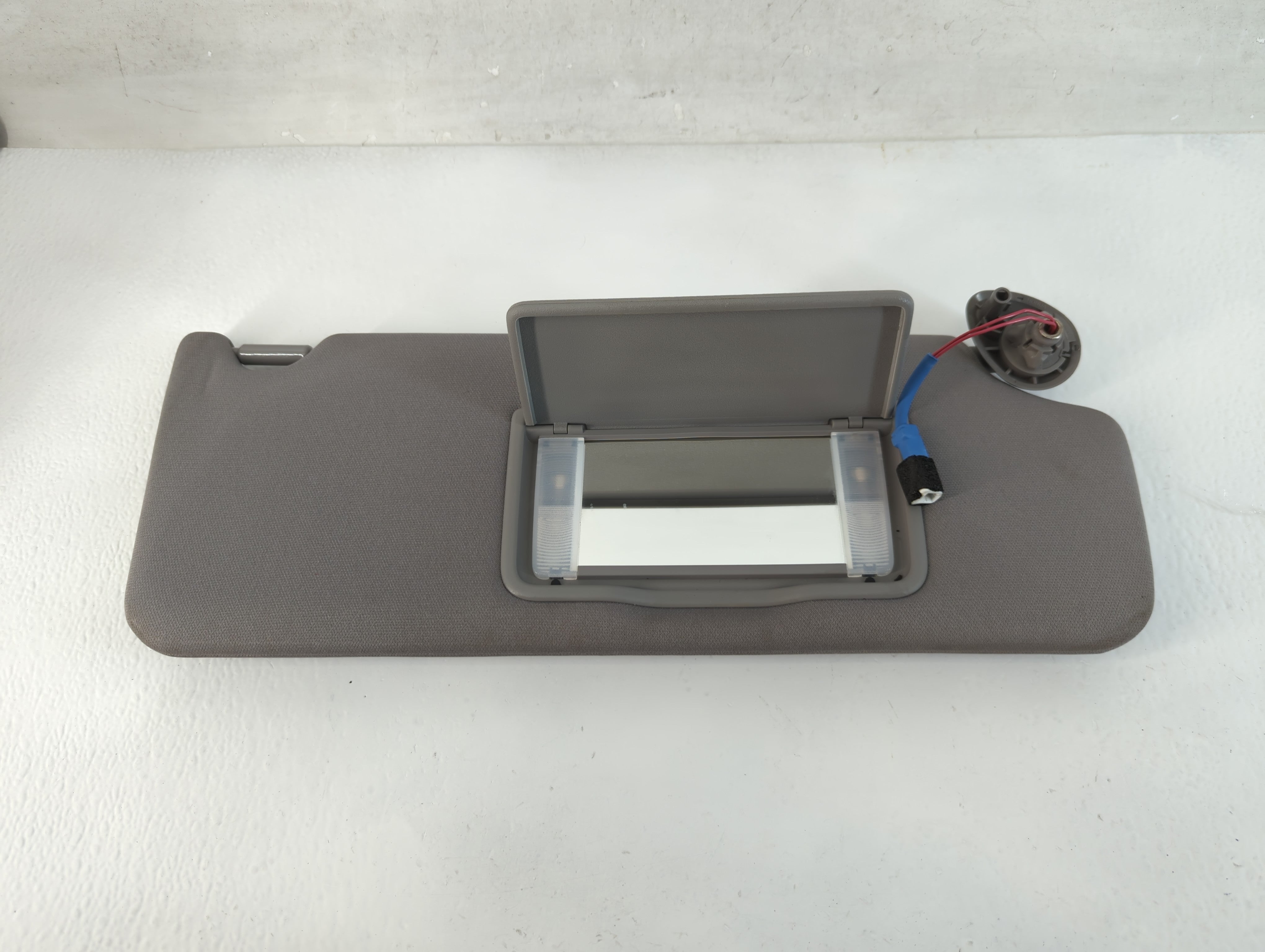 2016-2022 Honda Pilot Sun Visor Shade Replacement Passenger Right Mirror Fits Fits 2016 2017 2018 2019 2020 2021 2022 OEM Used Auto Parts - Oemusedautoparts1.com