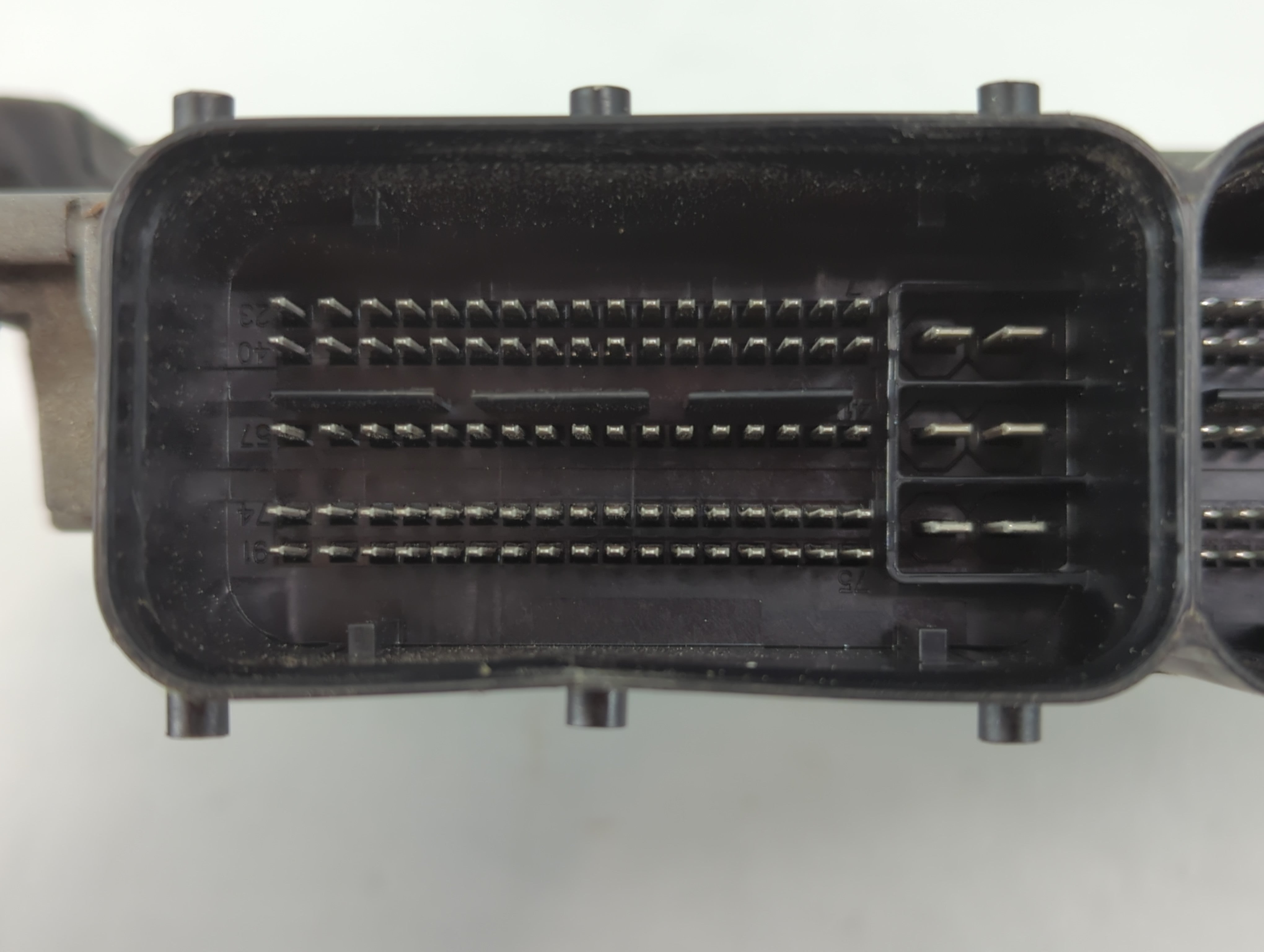 2015-2017 Volkswagen Jetta PCM Engine Control Computer ECU ECM PCU OEM P/N:06K 907 425 C Fits Fits 2015 2016 2017 OEM Used Auto Parts - Oemusedautoparts1.com