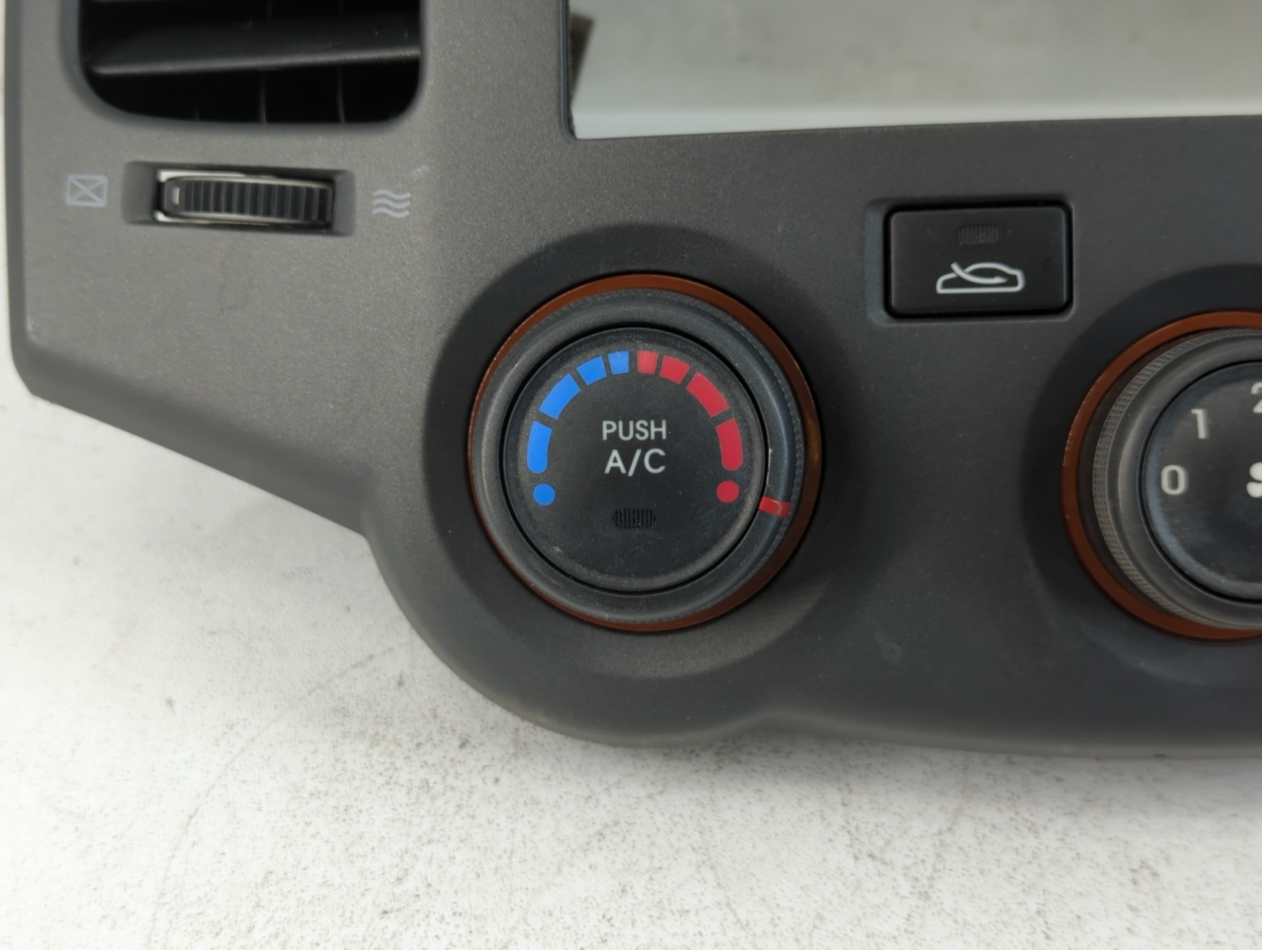 2009-2010 Kia Optima Climate Control Module Temperature AC/Heater Replacement Fits Fits 2009 2010 OEM Used Auto Parts - Oemusedautoparts1.com