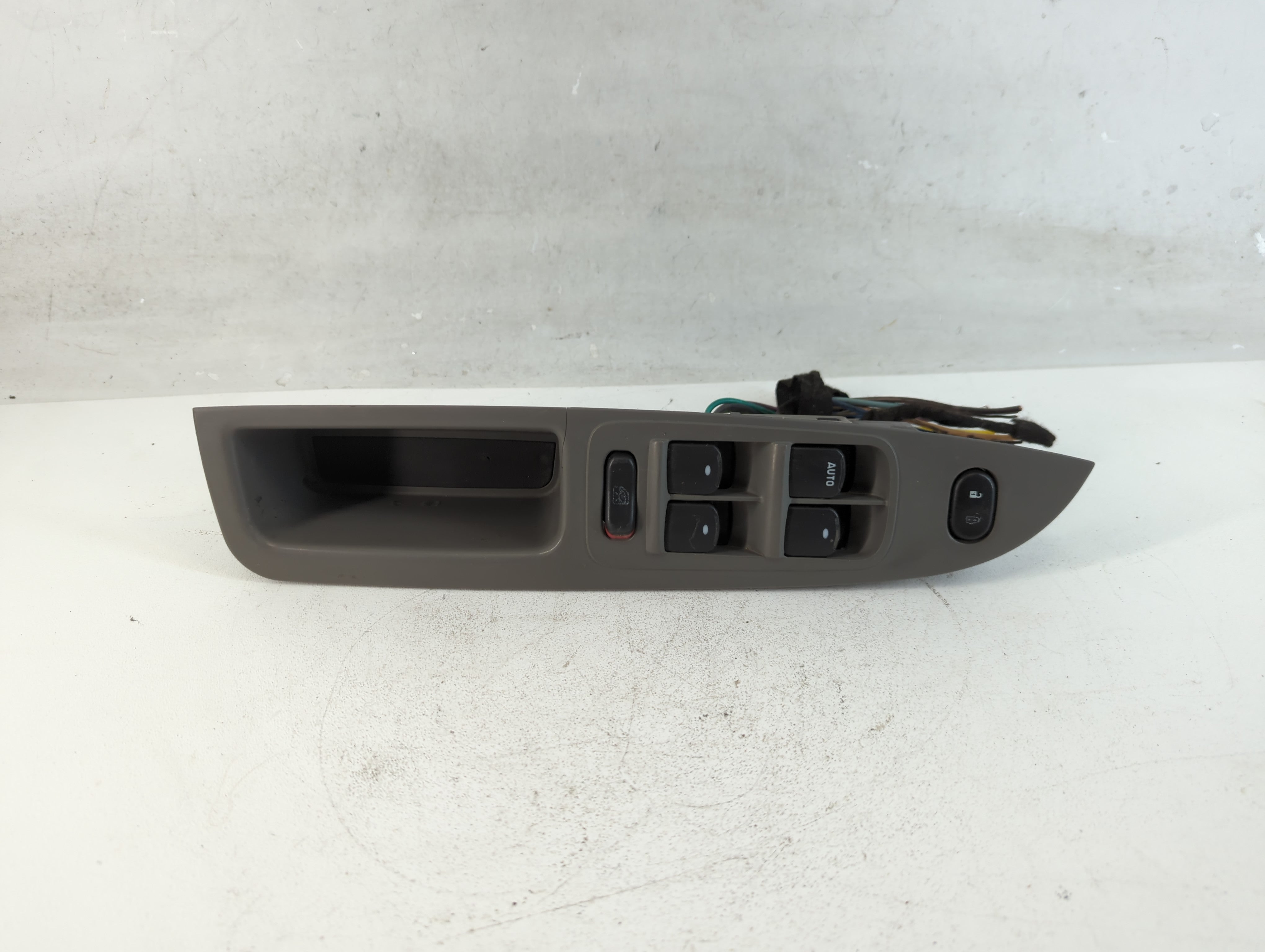 2008-2009 Chevrolet Malibu Master Power Window Switch Replacement Driver Side Left P/N:25952167 Fits Fits 2008 2009 OEM Used Auto Parts - Oemusedautoparts1.com