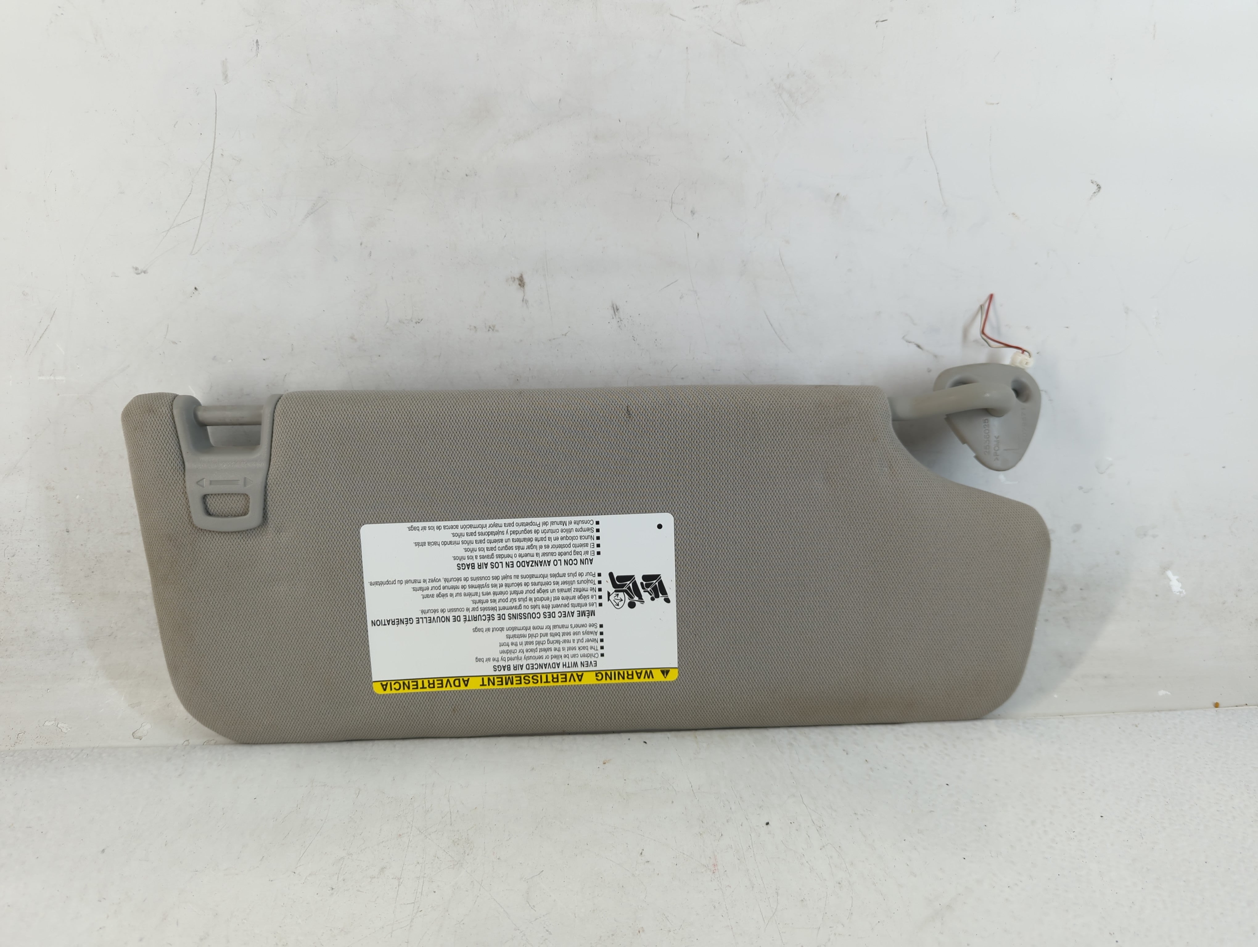 2015-2020 Toyota Sienna Sun Visor Shade Replacement Driver Left Mirror Fits Fits 2015 2016 2017 2018 2019 2020 OEM Used Auto Parts - Oemusedautoparts1.com