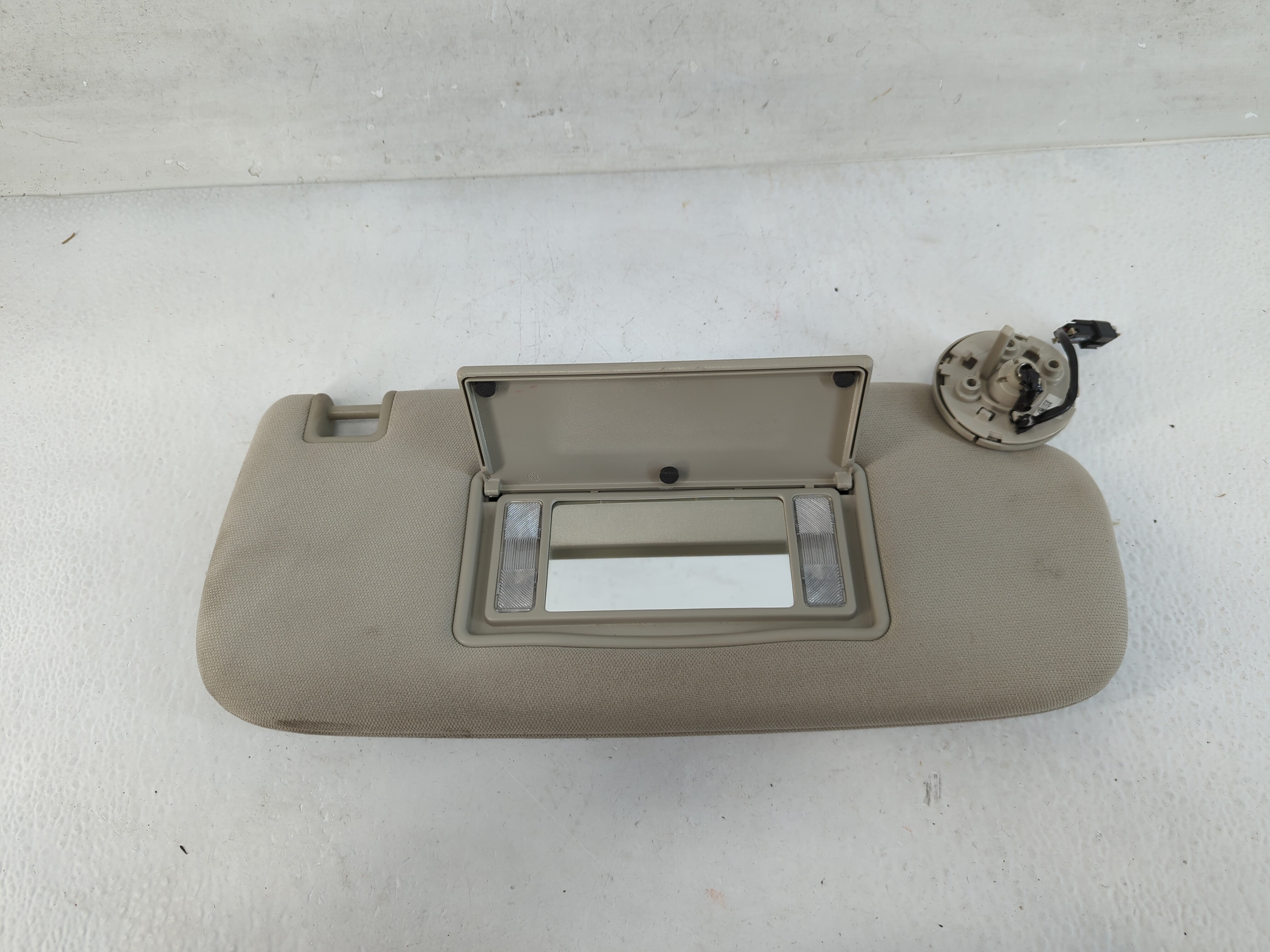 2011-2022 Dodge Durango Sun Visor Shade Replacement Passenger Right Mirror Fits OEM Used Auto Parts - Oemusedautoparts1.com