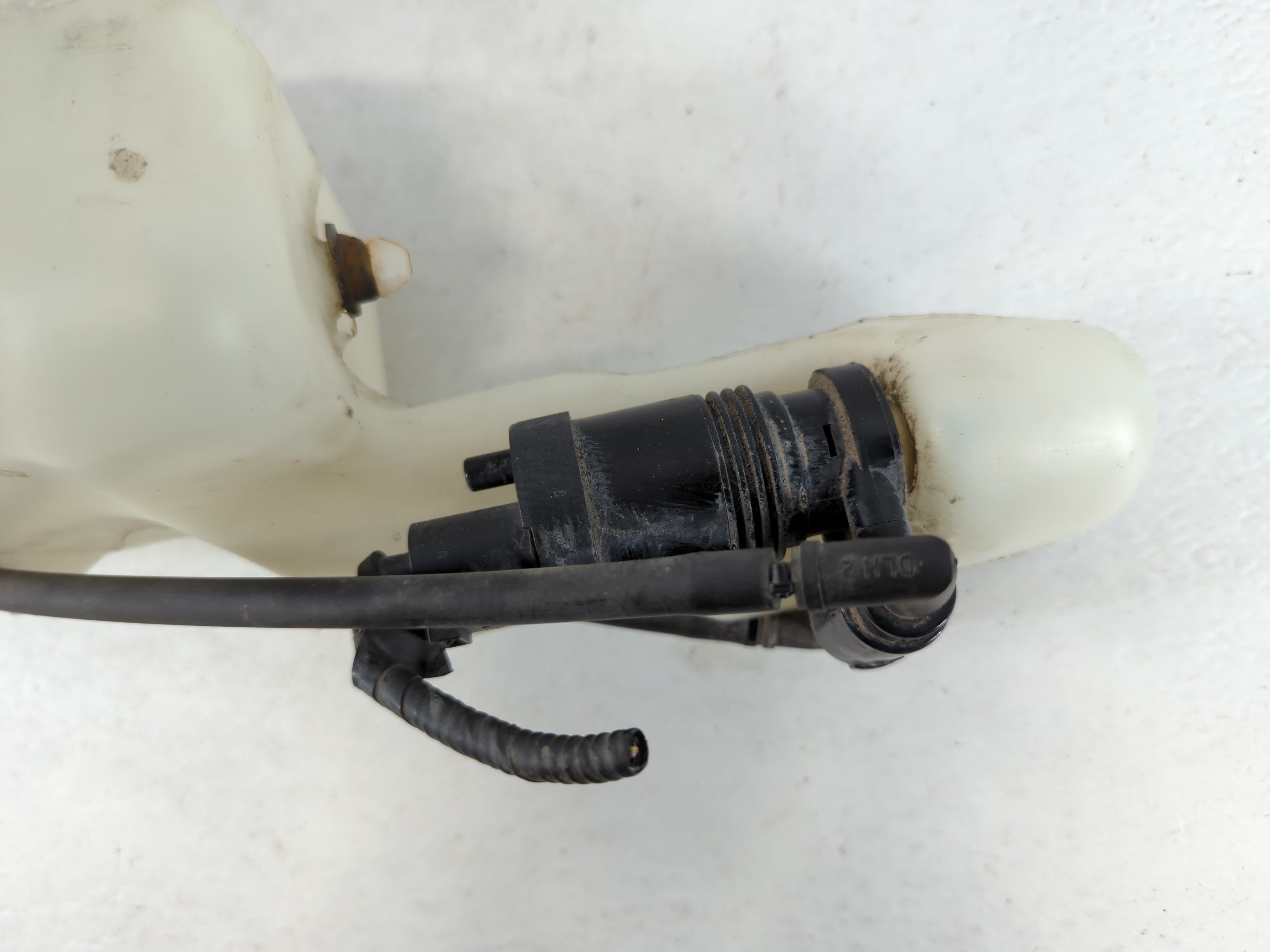 Jeep Compass Windshield Washer Fluid Reservoir Bottle Oem - Oemusedautoparts1.com