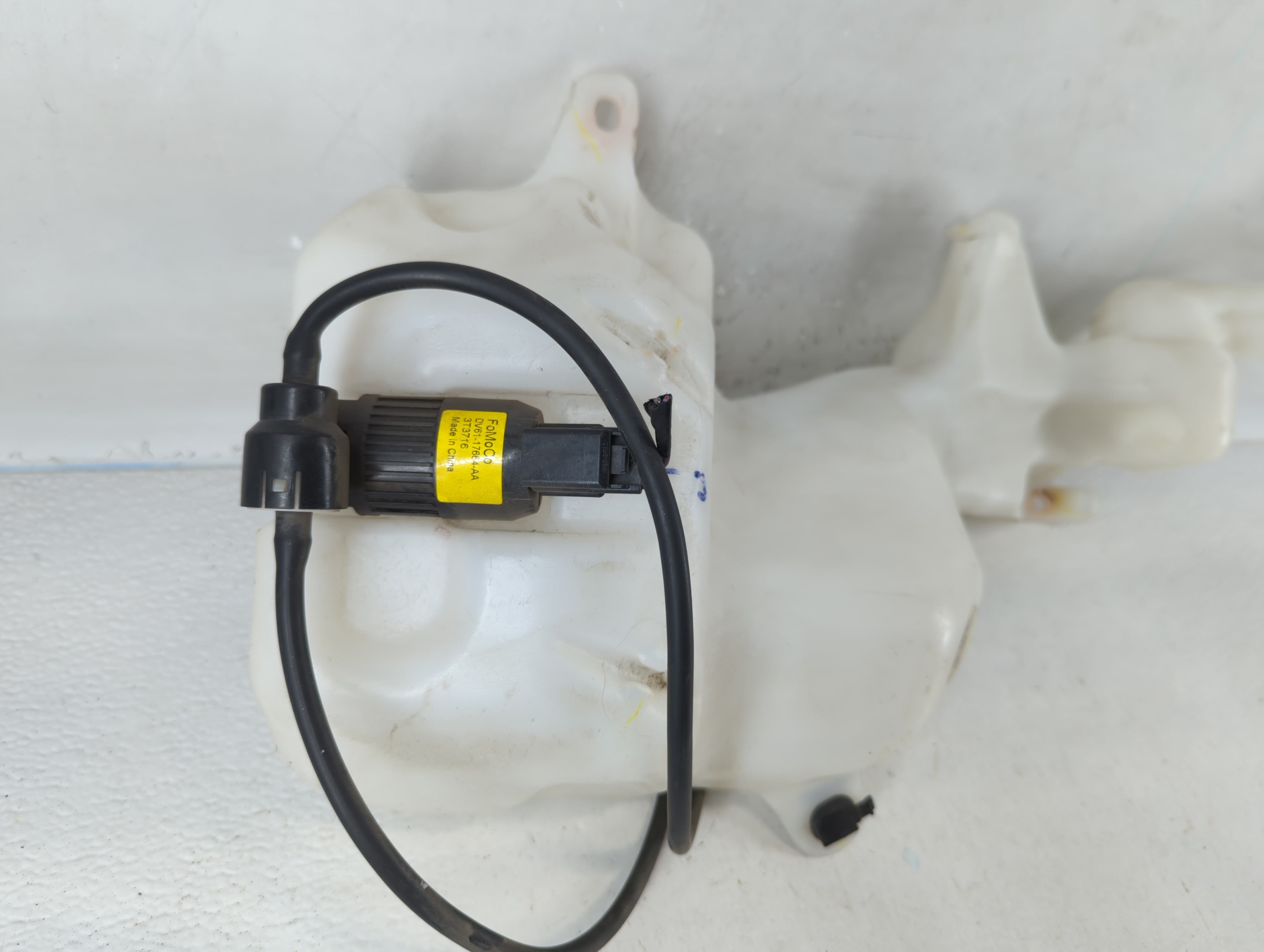 2018-2022 Ford Ecosport Windshield Washer Fluid Reservoir Bottle Oem - Oemusedautoparts1.com