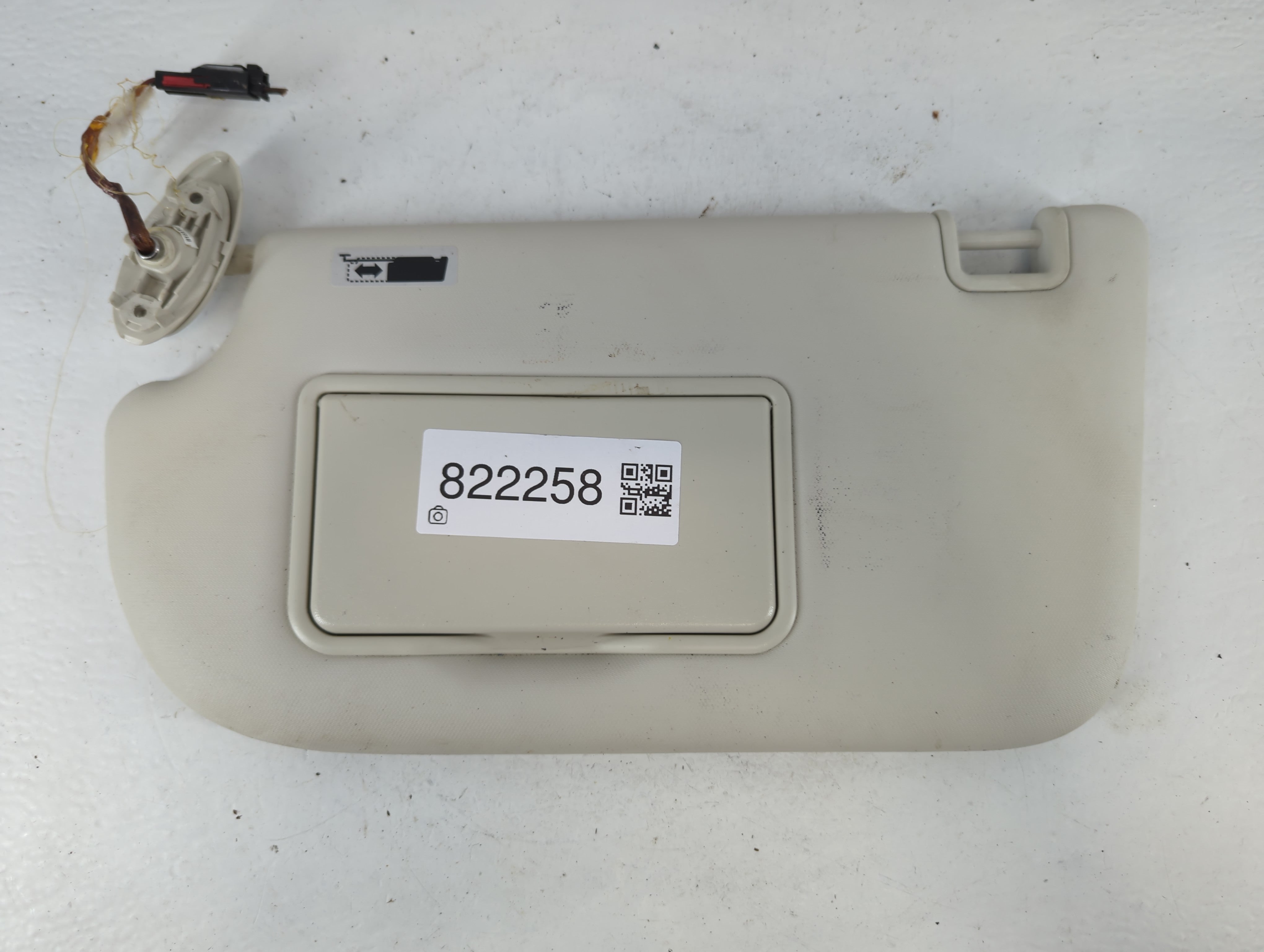 2013-2018 Ford Focus Sun Visor Shade Replacement Driver Left Mirror Fits Fits 2013 2014 2015 2016 2017 2018 OEM Used Auto Parts - Oemusedautoparts1.com
