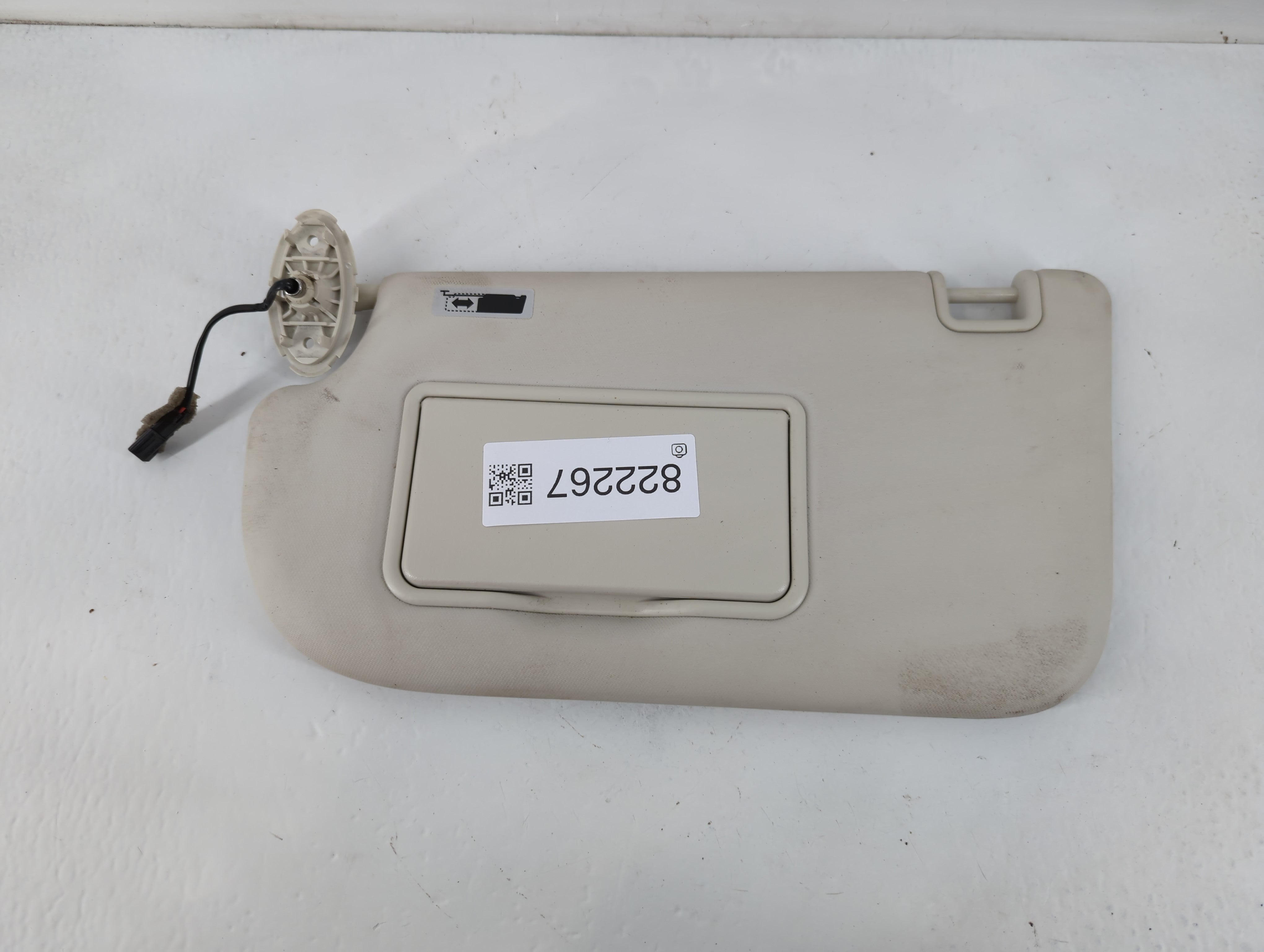 2013-2019 Ford Escape Sun Visor Shade Replacement Driver Left Mirror Fits Fits 2013 2014 2015 2016 2017 2018 2019 OEM Used Auto Parts - Oemusedautoparts1.com