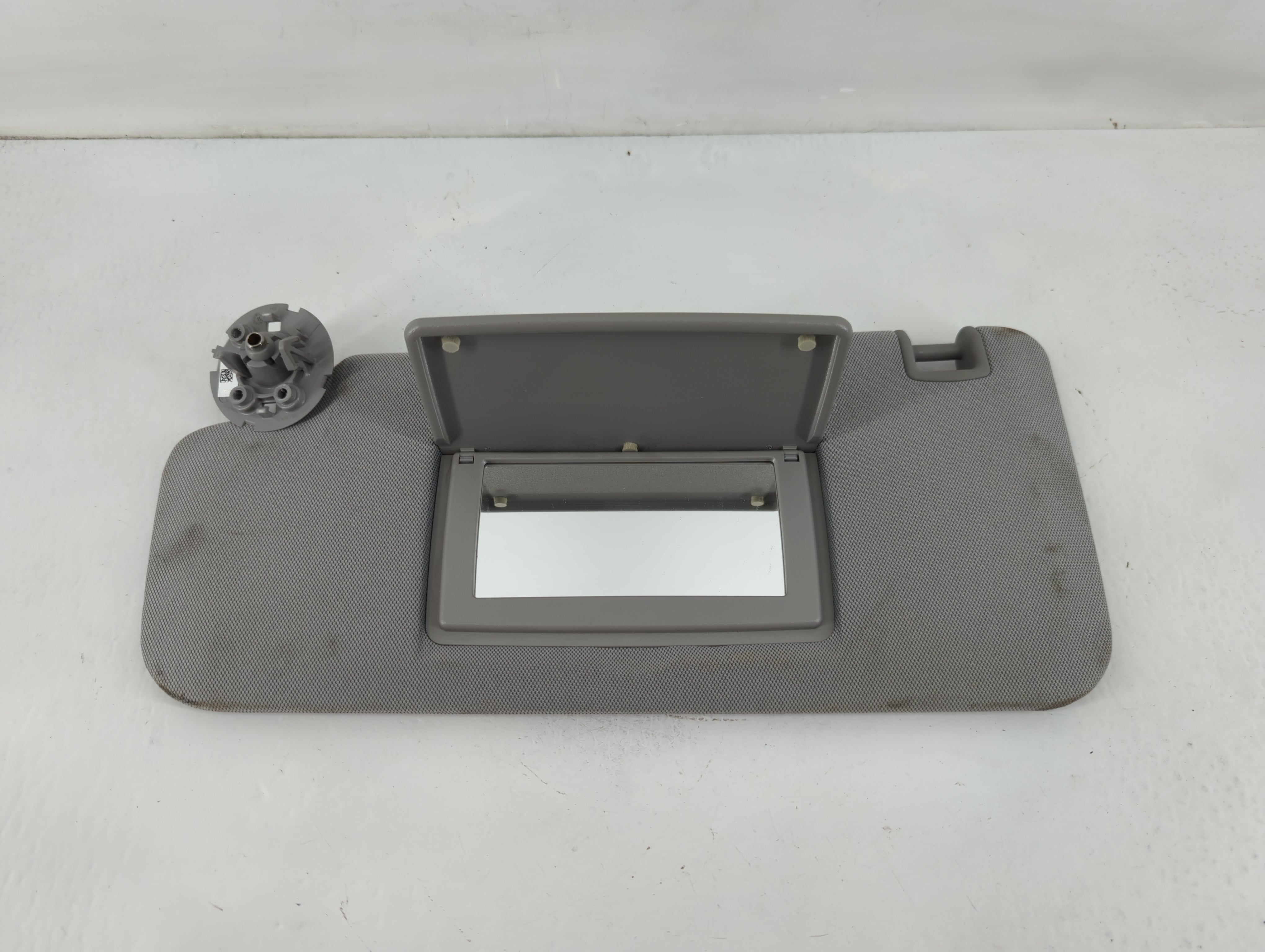 2017-2021 Chevrolet Trax Sun Visor Shade Replacement Driver Left Mirror Fits Fits 2017 2018 2019 2020 2021 OEM Used Auto Parts - Oemusedautoparts1.com