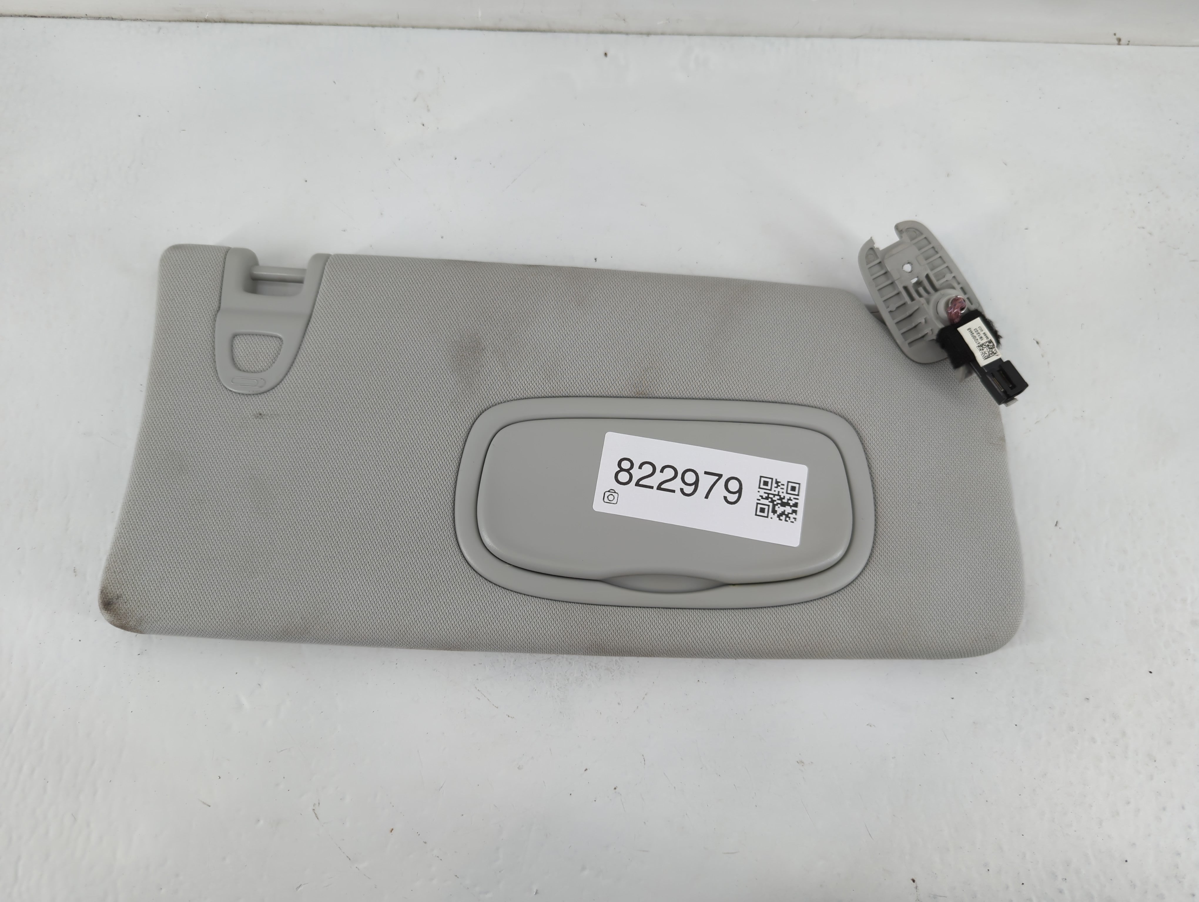 2020 Jeep Compass Sun Visor Shade Replacement Passenger Right Mirror Fits OEM Used Auto Parts - Oemusedautoparts1.com