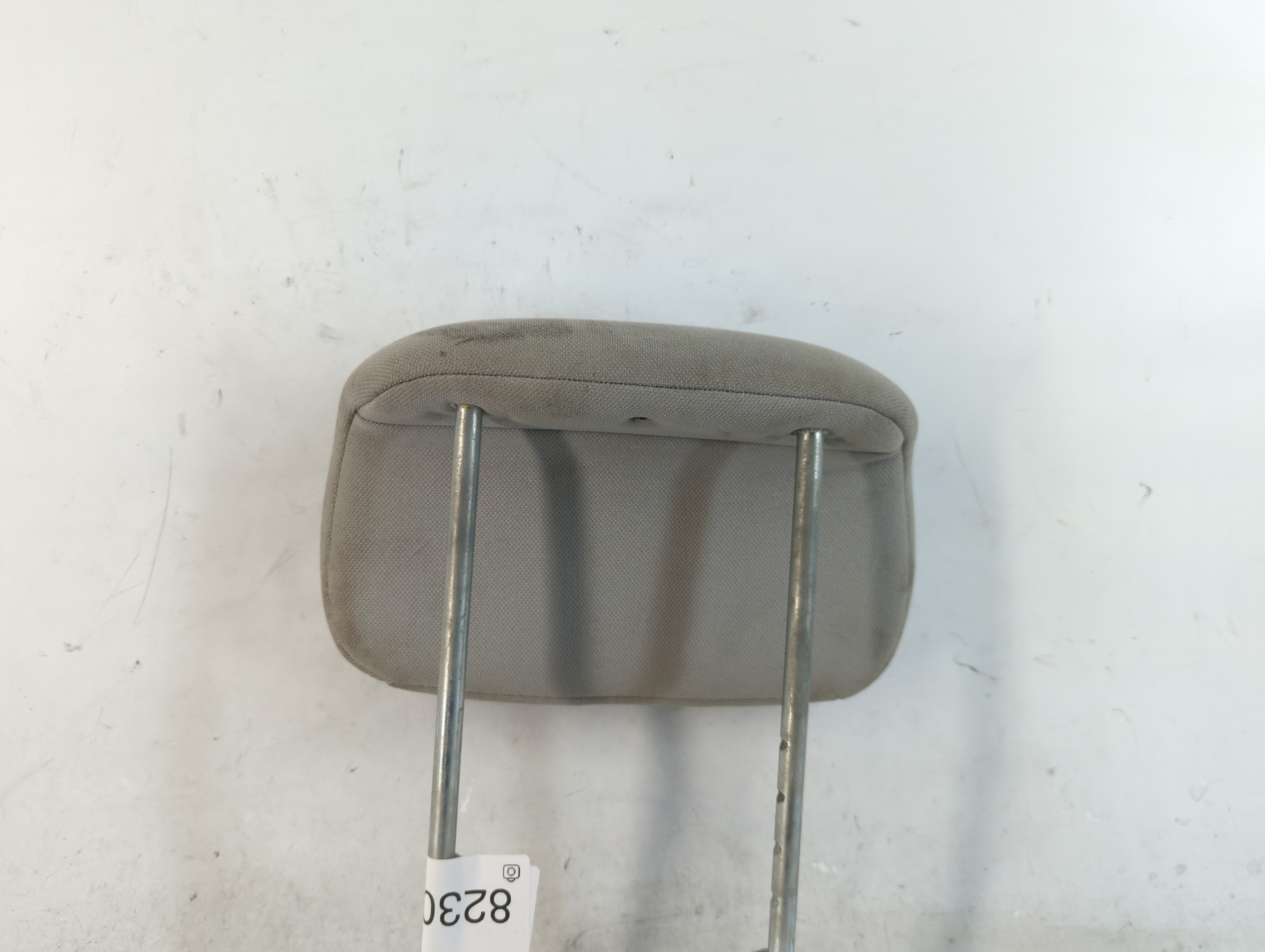 2009 Chrysler Town & Country Headrest Head Rest Rear Seat Fits OEM Used Auto Parts - Oemusedautoparts1.com