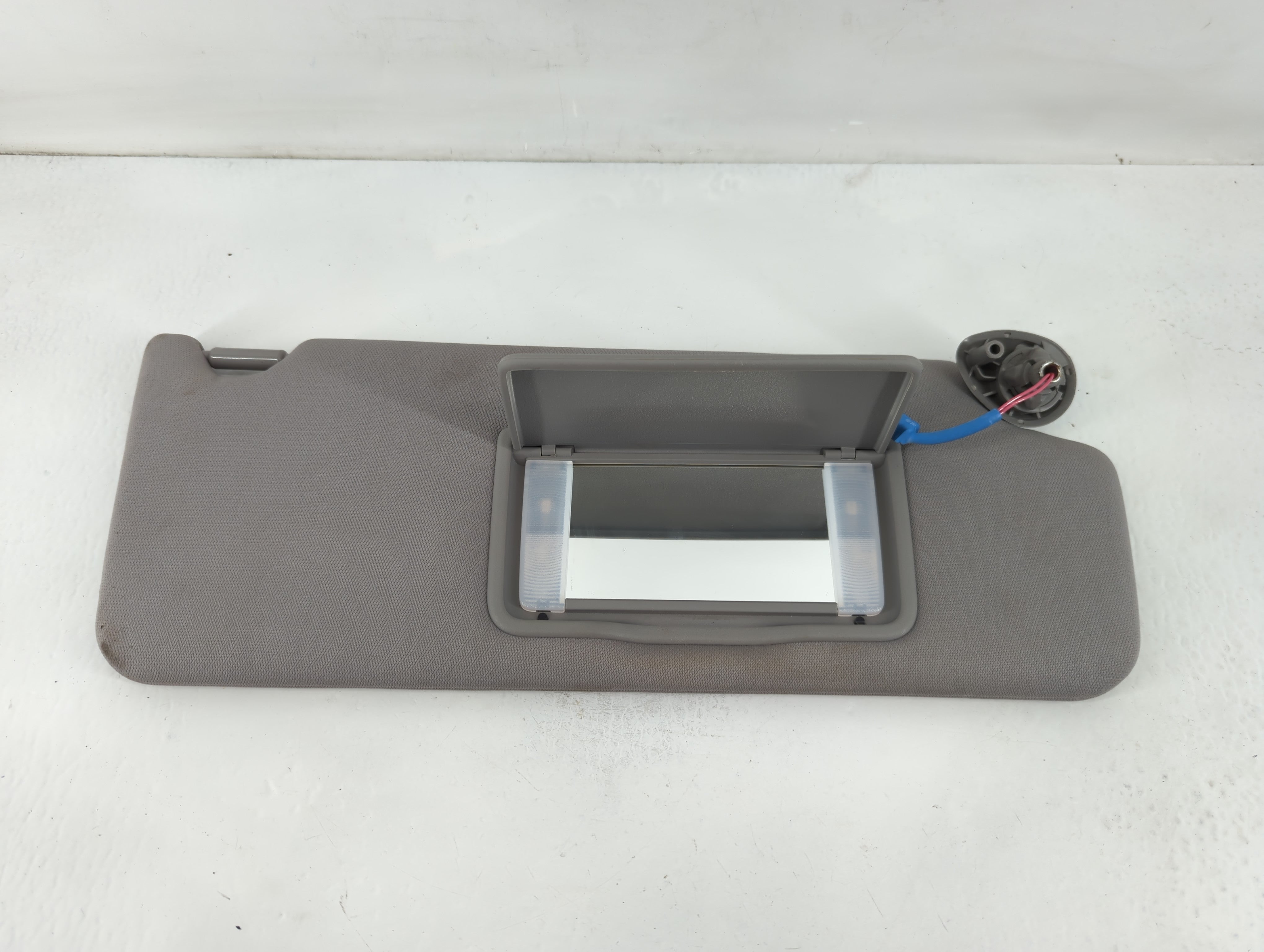 2016-2022 Honda Pilot Sun Visor Shade Replacement Passenger Right Mirror Fits Fits 2016 2017 2018 2019 2020 2021 2022 OEM Used Auto Parts - Oemusedautoparts1.com