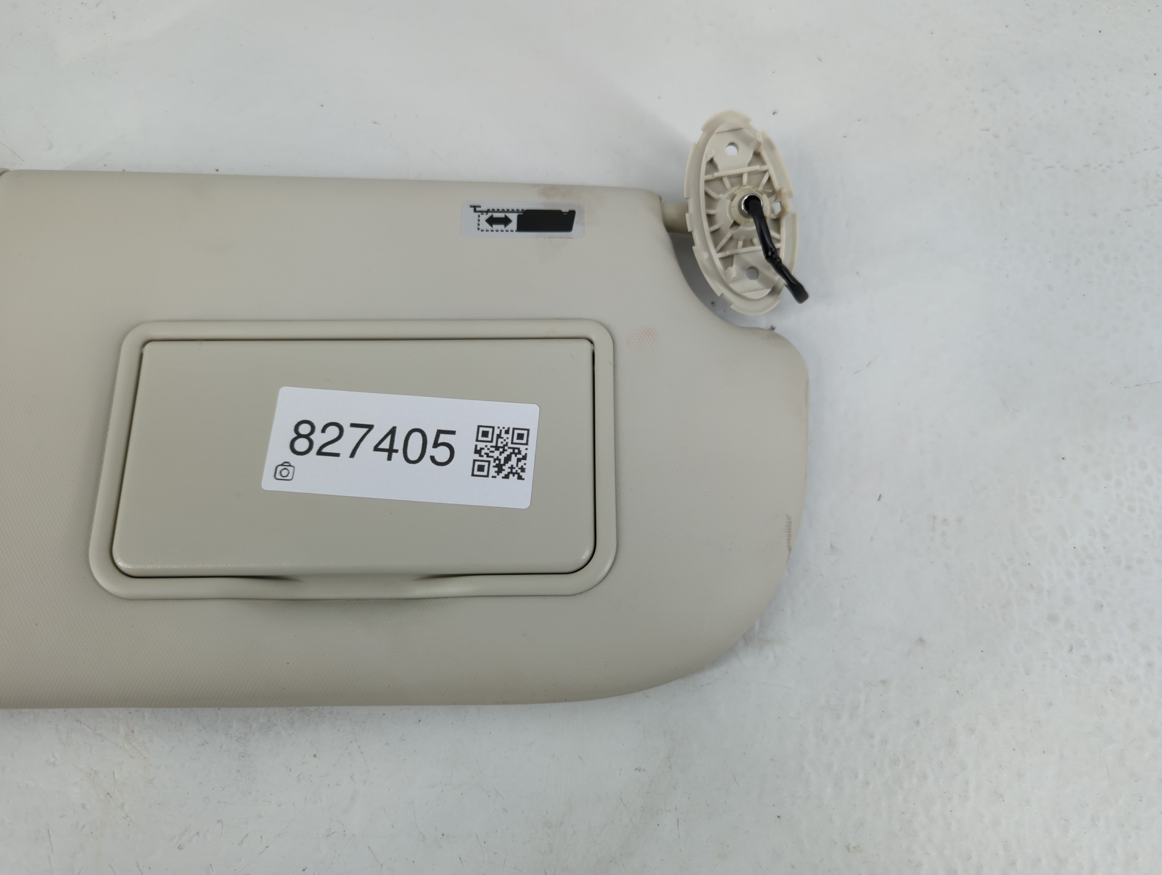 2013-2019 Ford Escape Sun Visor Shade Replacement Passenger Right Mirror Fits Fits 2013 2014 2015 2016 2017 2018 2019 OEM Used Auto Parts - Oemusedautoparts1.com