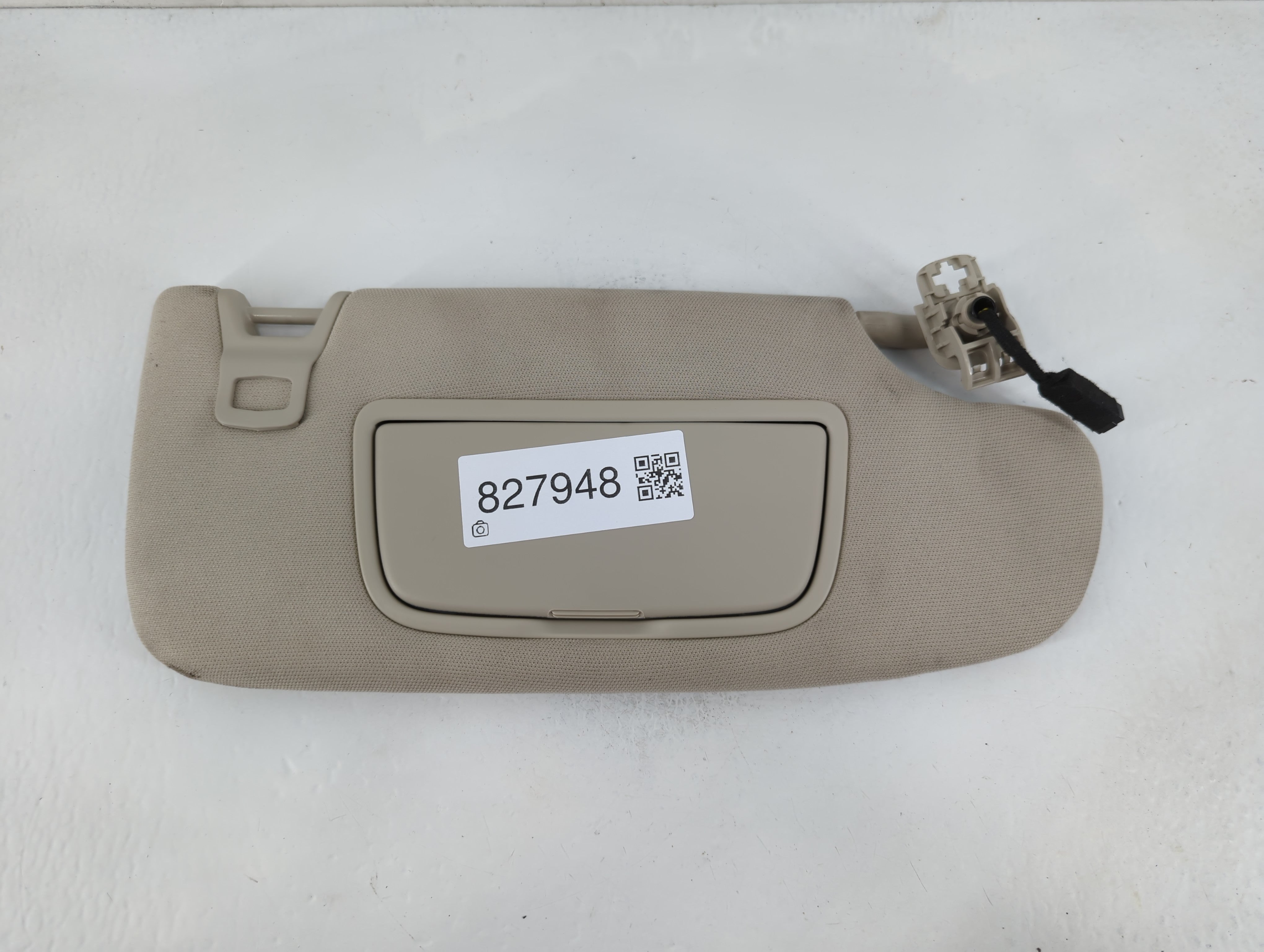 2017-2020 Ford Fusion Sun Visor Shade Replacement Passenger Right Mirror Fits Fits 2017 2018 2019 2020 OEM Used Auto Parts - Oemusedautoparts1.com