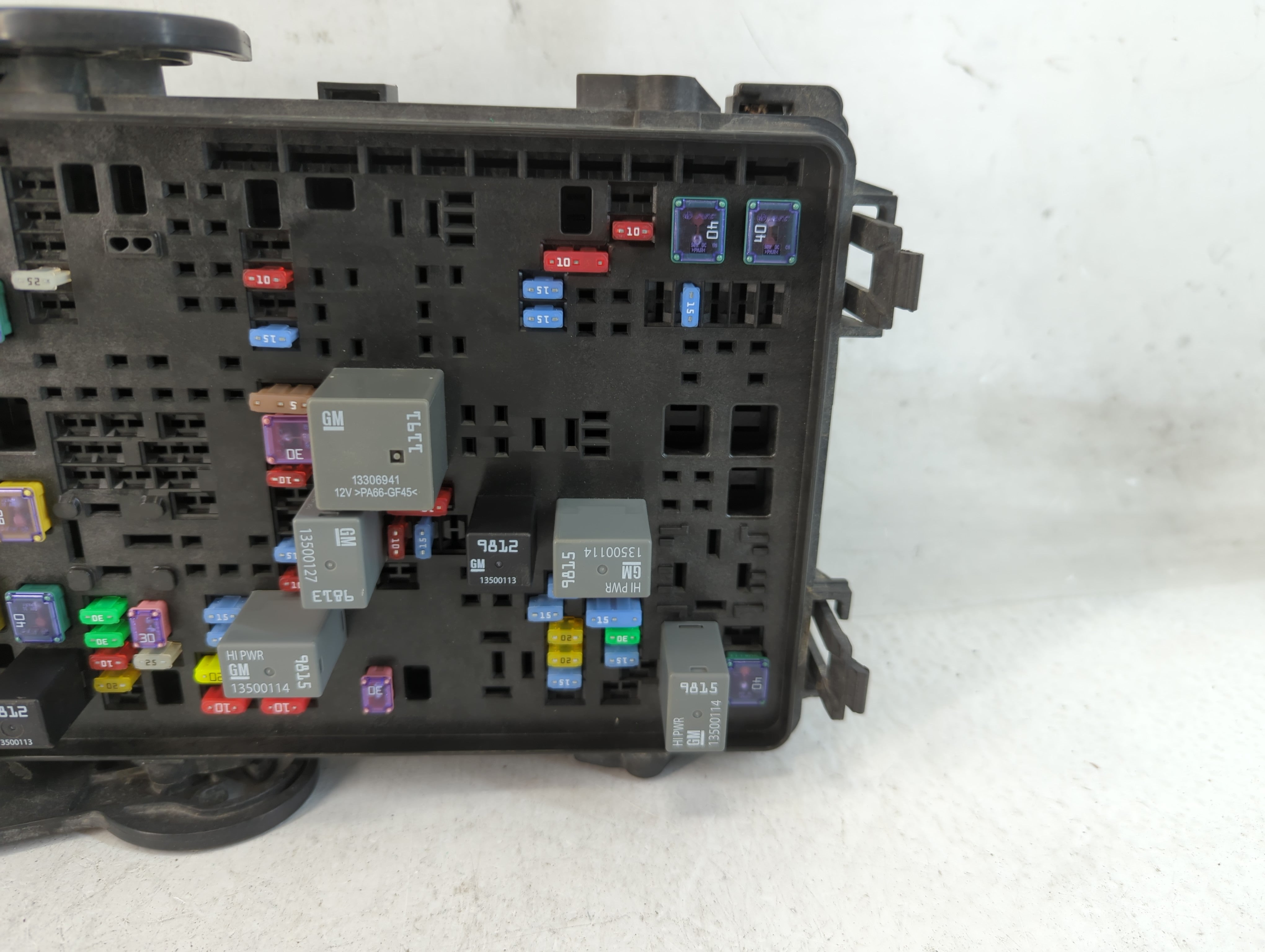 2016-2017 Chevrolet Silverado 1500 Fusebox Fuse Box Panel Relay Module P/N:23285566 Fits Fits 2016 2017 OEM Used Auto Parts - Oemusedautoparts1.com