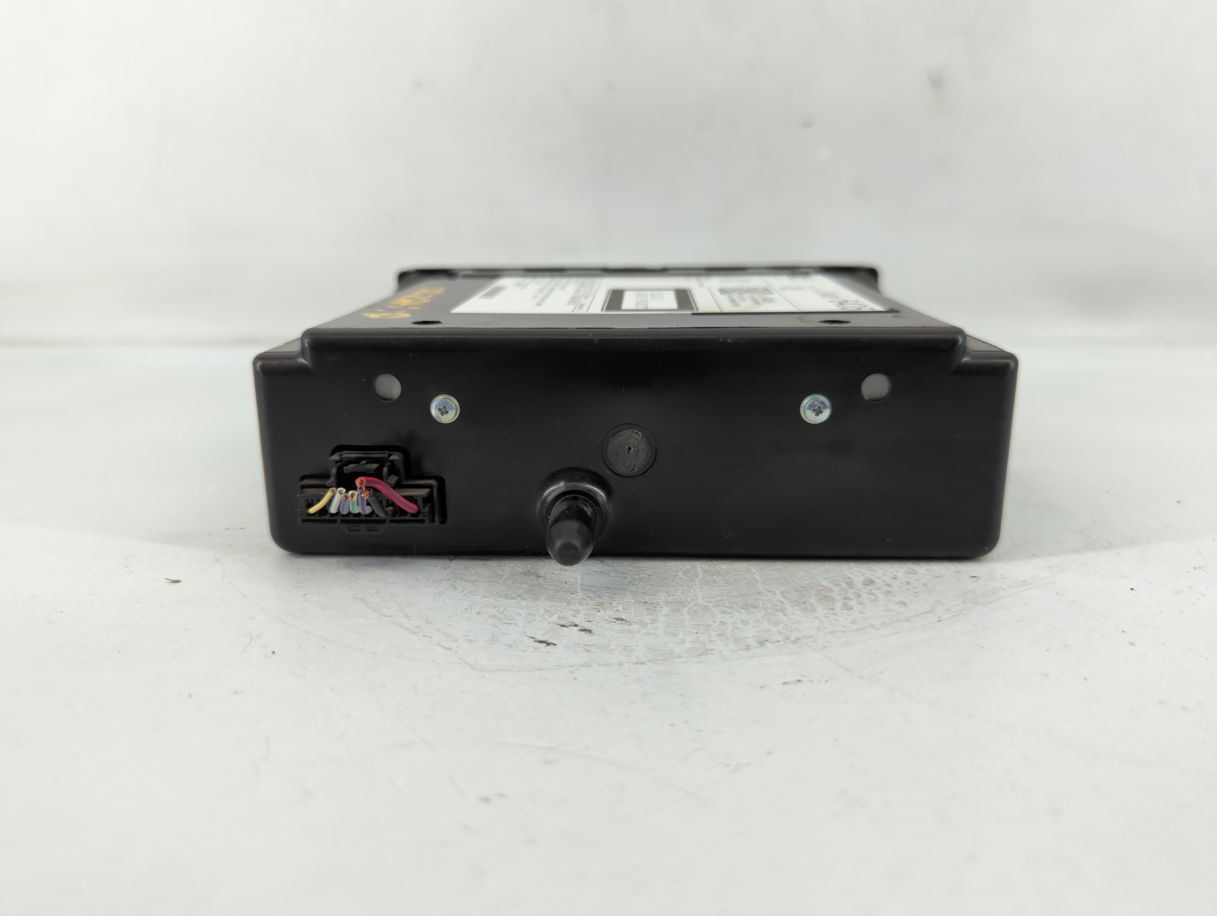 2015-2019 Gmc Sierra 1500 Radio AM FM Cd Player Receiver Replacement P/N:84016435 Fits Fits 2015 2016 2017 2018 2019 2020 OEM Used Auto Parts - Oemusedautoparts1.com