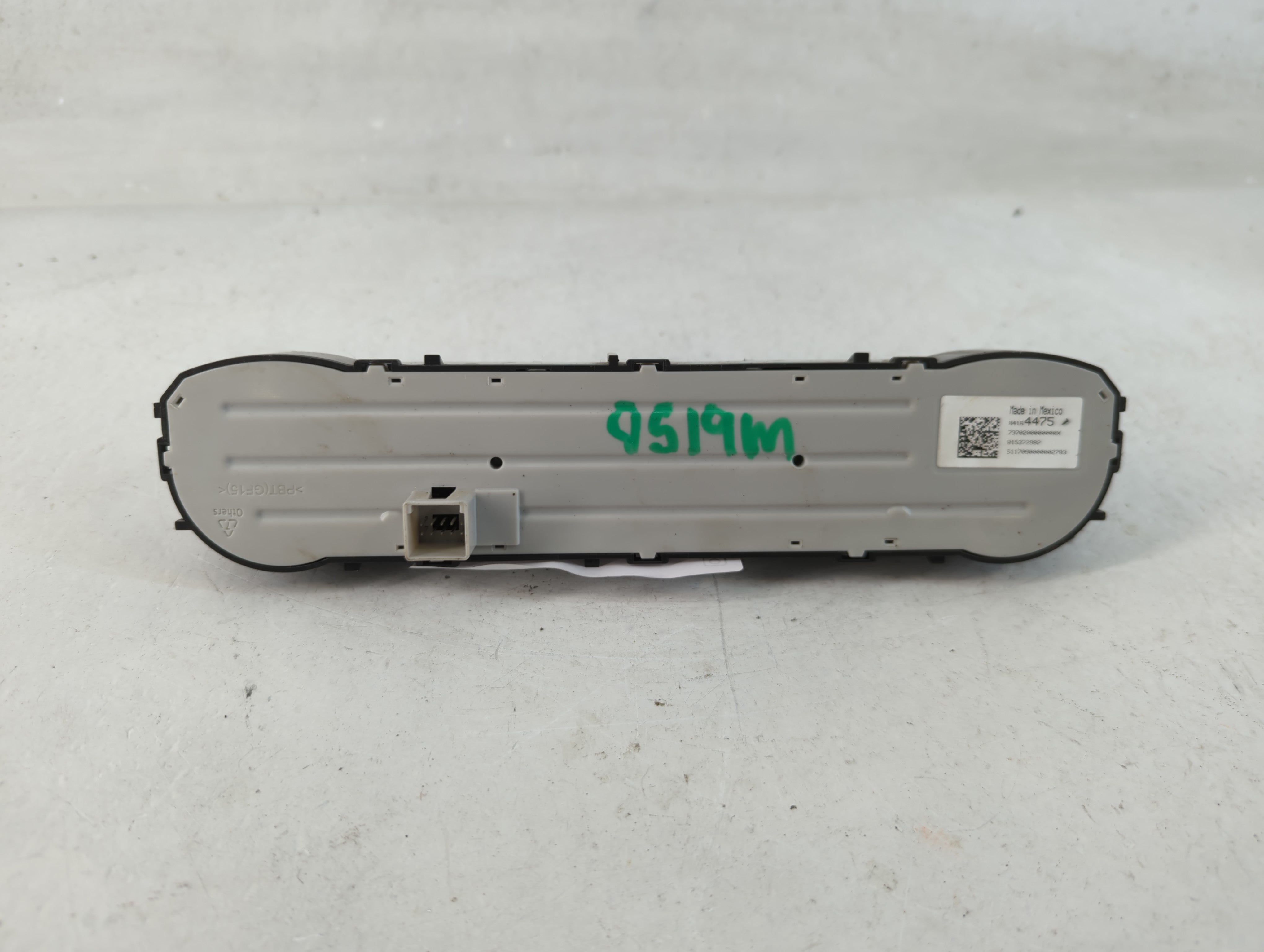 2014-2019 Chevrolet Silverado 1500 Climate Control Module Temperature AC/Heater Replacement P/N:84164475 Fits OEM Used Auto Parts - Oemusedautoparts1.com