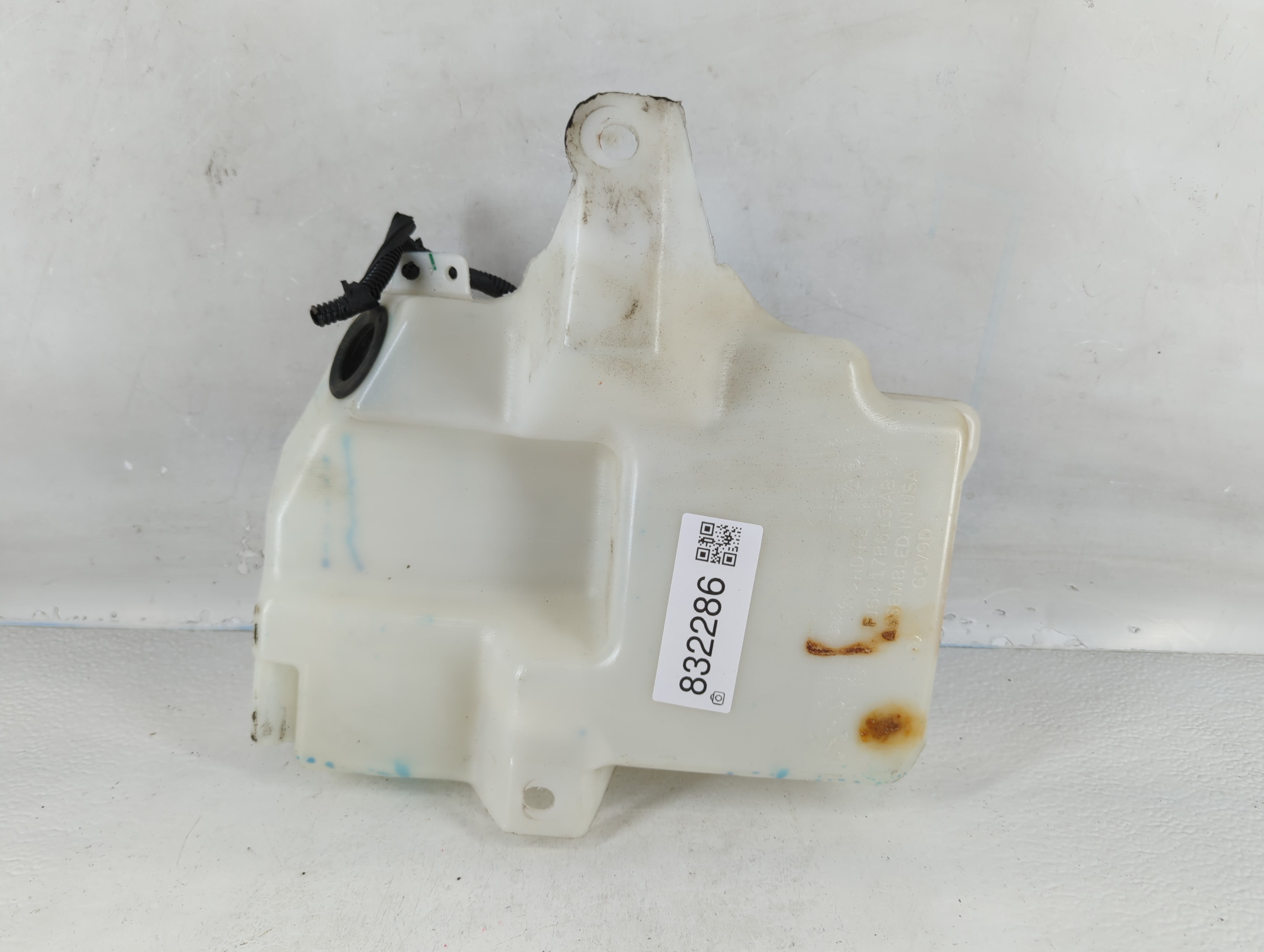 2015-2019 Ford Escape Windshield Washer Fluid Reservoir Bottle Oem - Oemusedautoparts1.com