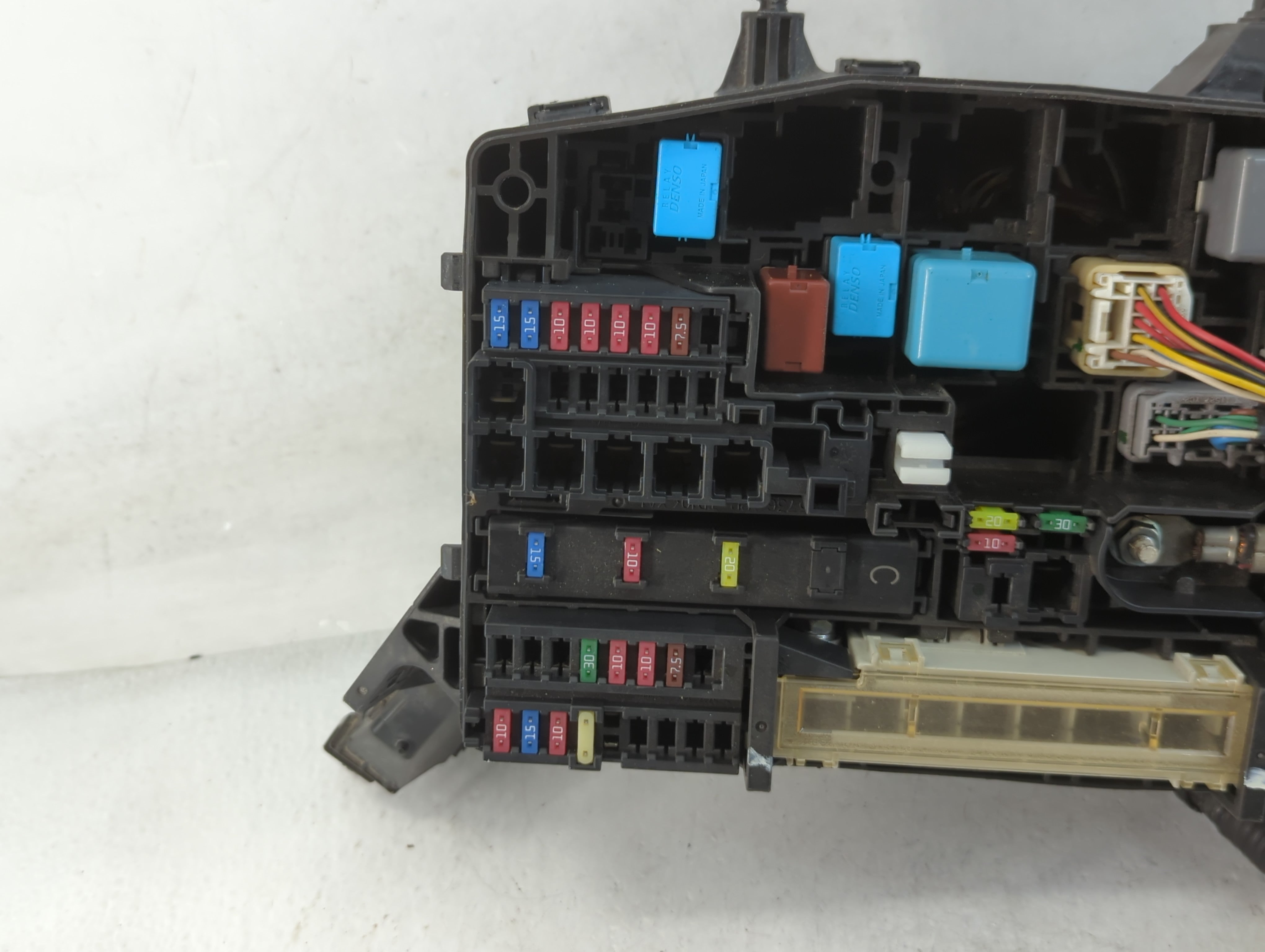 2008-2015 Scion Xb Fusebox Fuse Box Panel Relay Module P/N:82662-12450 Fits Fits 2008 2009 2010 2011 2012 2013 2014 2015 OEM Used Auto Parts - Oemusedautoparts1.com
