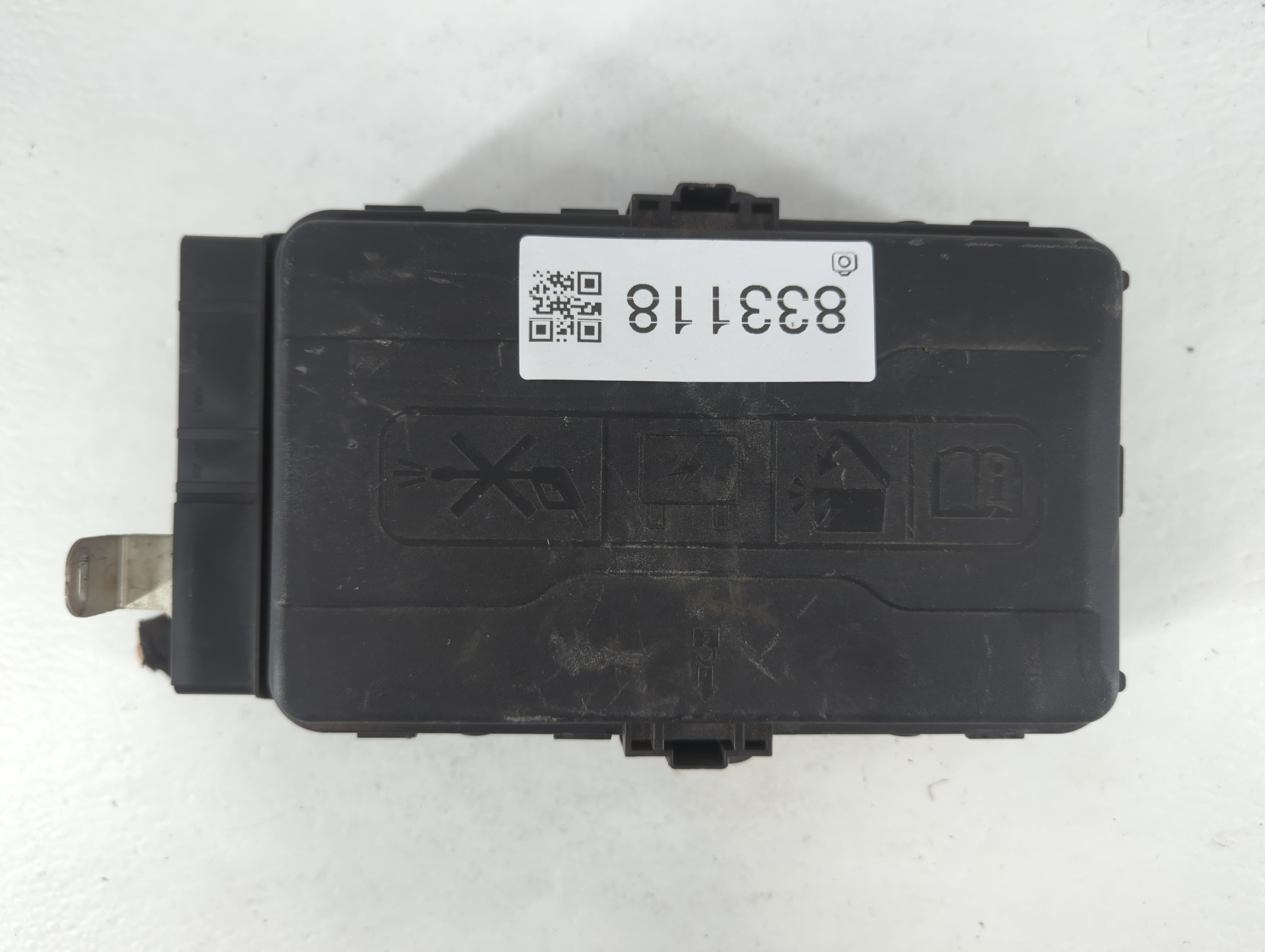 2017-2018 Chevrolet Malibu Fusebox Fuse Box Panel Relay Module P/N:84144636-01 Fits Fits 2017 2018 OEM Used Auto Parts - Oemusedautoparts1.com