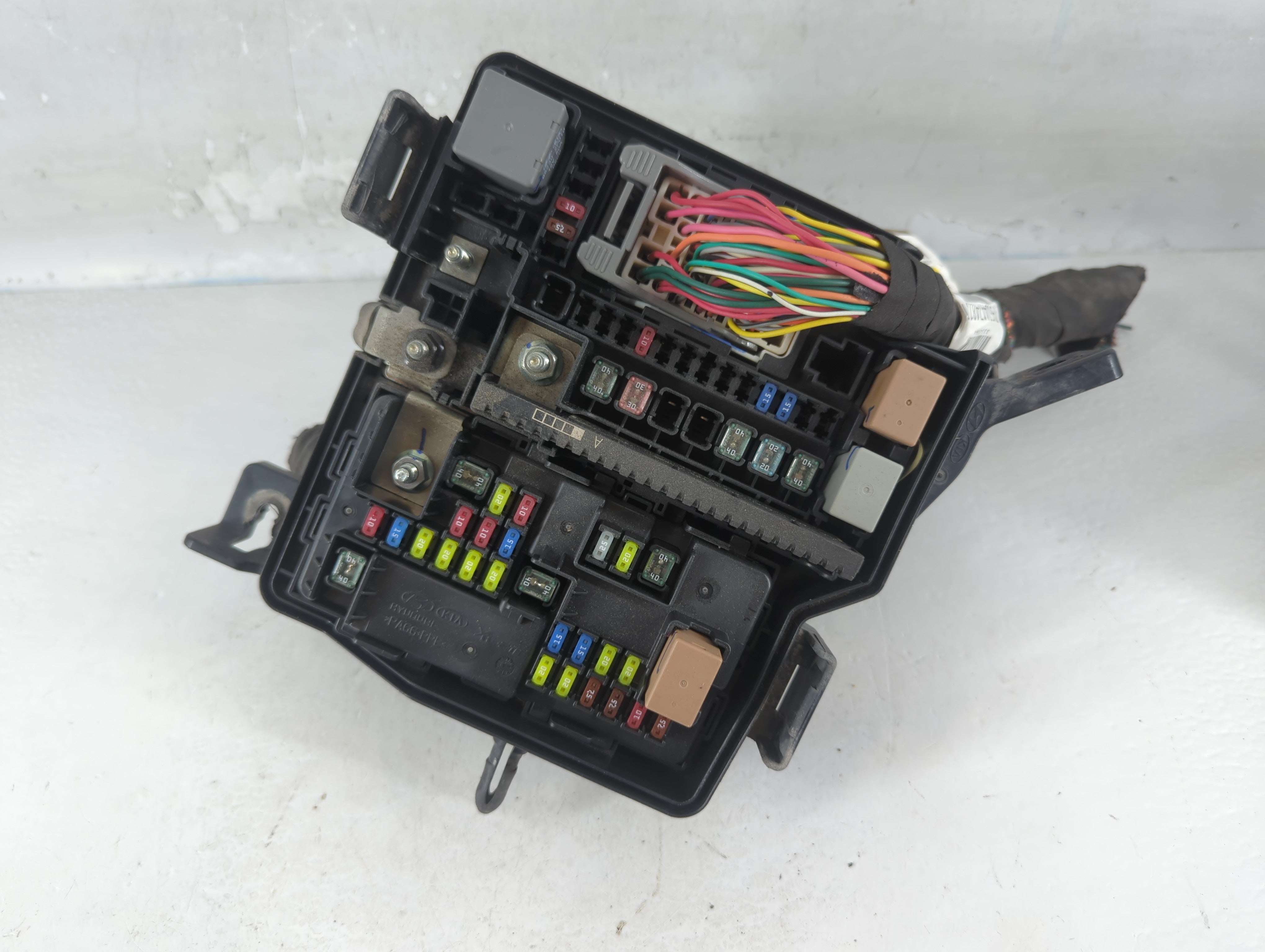 2016-2018 Kia Sorento Fusebox Fuse Box Panel Relay Module P/N:91941-C6020 Fits Fits 2016 2017 2018 OEM Used Auto Parts - Oemusedautoparts1.com