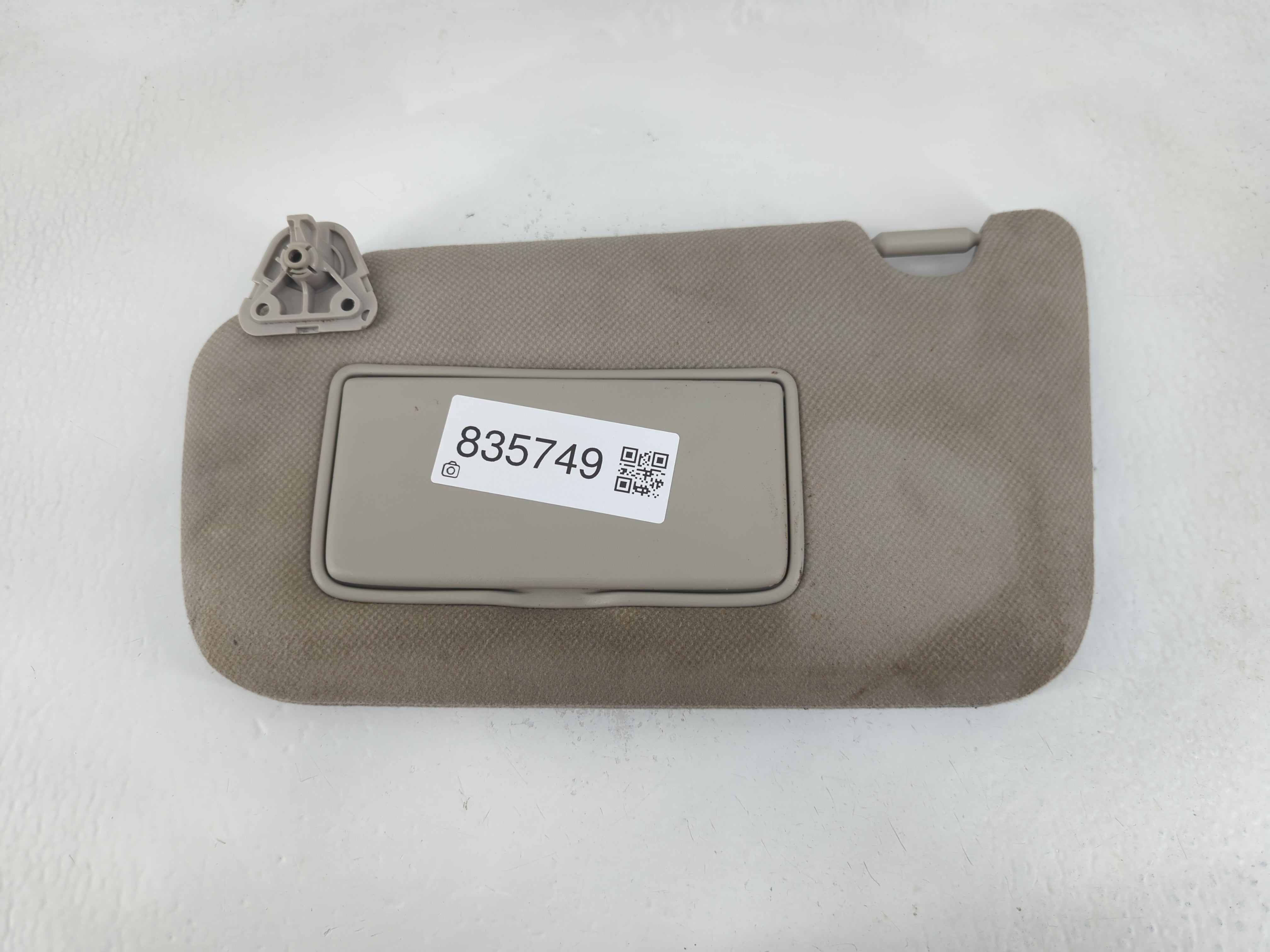 2013-2019 Nissan Sentra Sun Visor Shade Replacement Driver Left Mirror Fits Fits 2012 2013 2014 2015 2016 2017 2018 2019 OEM Used Auto Parts - Oemusedautoparts1.com