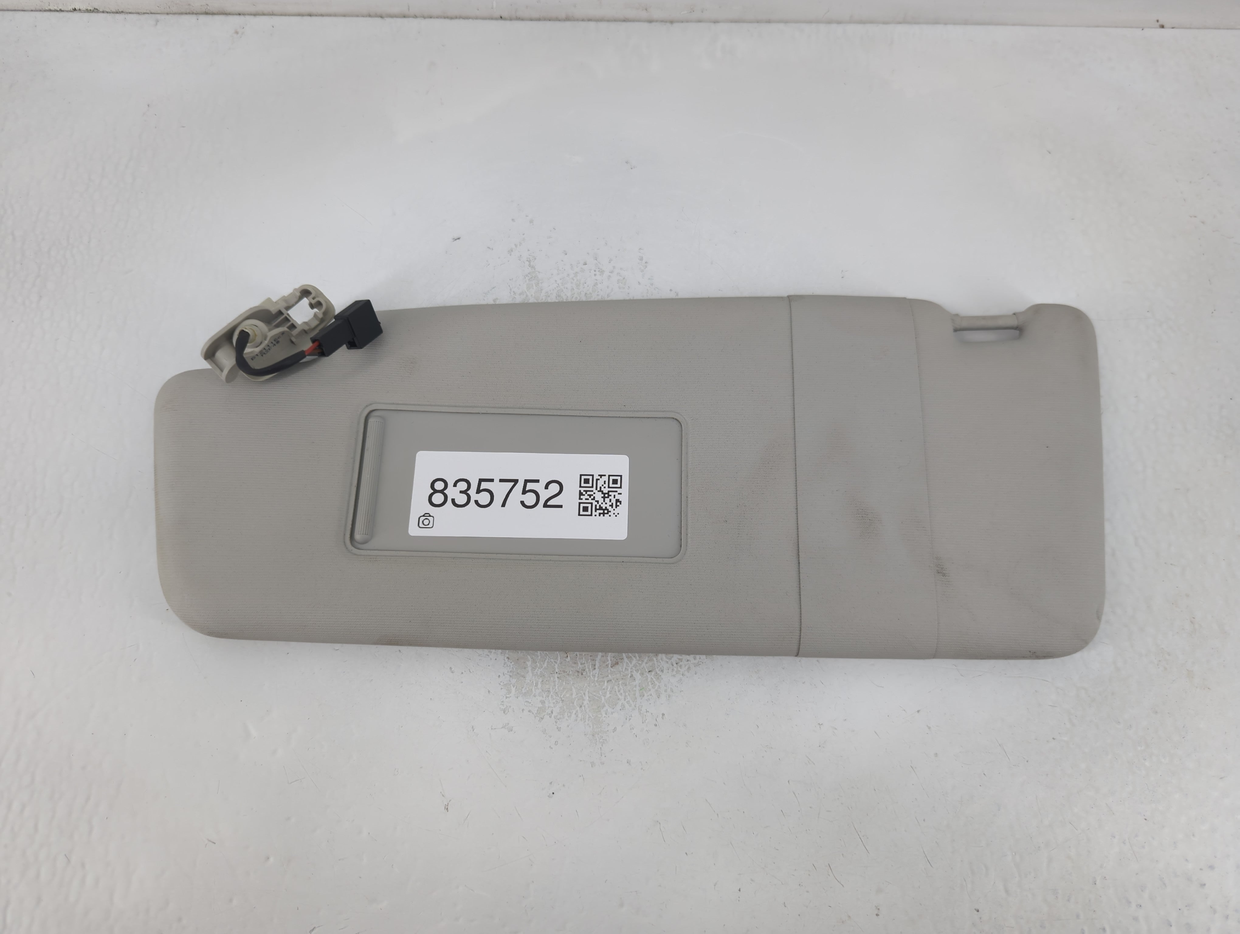 2012-2020 Volkswagen Passat Sun Visor Shade Replacement Driver Left Mirror Fits Fits 2012 2013 2014 2015 2016 2017 2018 2019 2020 OEM Used Auto Parts - Oemusedautoparts1.com