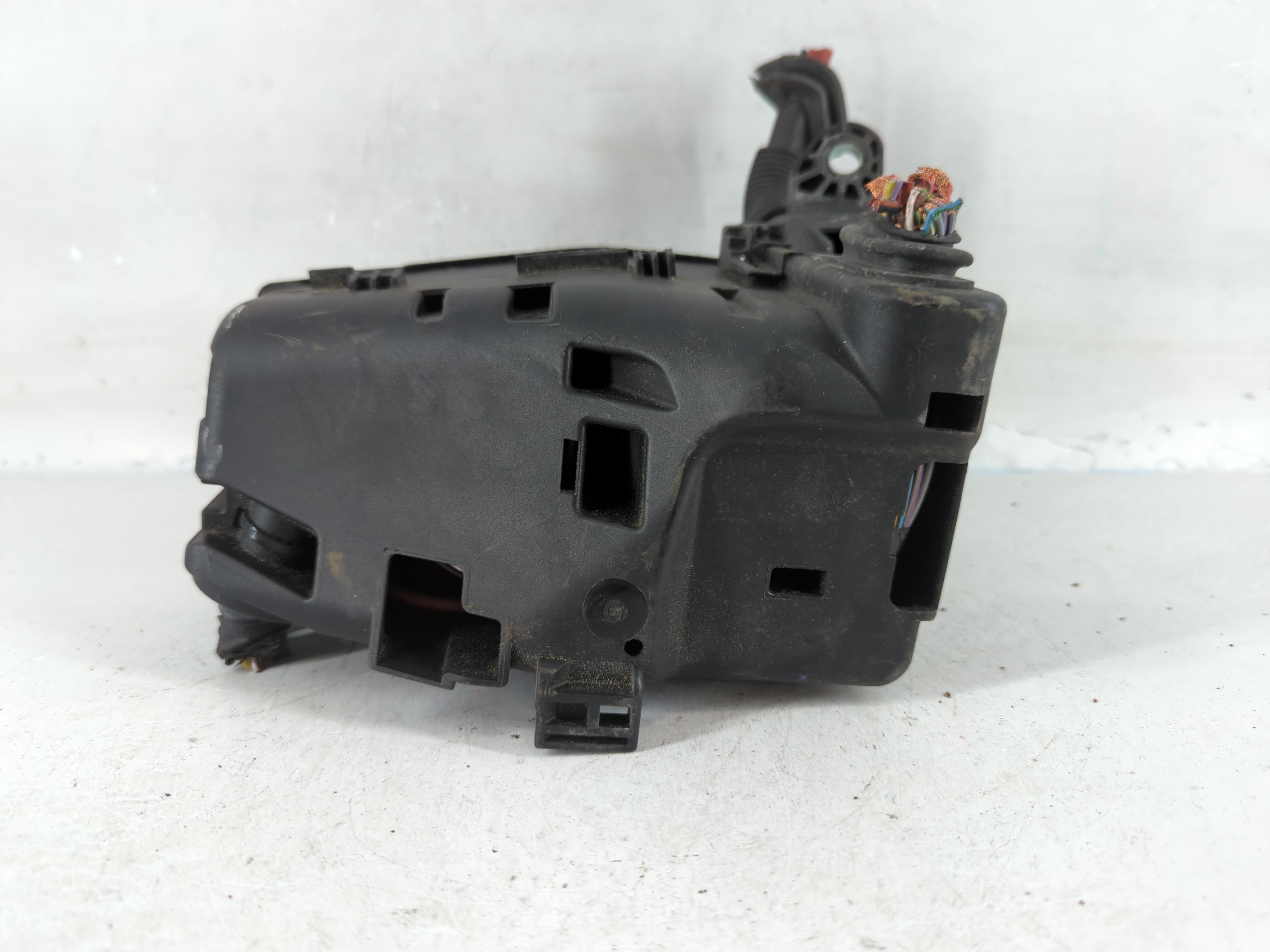 2014-2018 Volvo S60 Fusebox Fuse Box Panel Relay Module P/N:30644652 Fits Fits 2012 2014 2015 2016 2017 2018 OEM Used Auto Parts - Oemusedautoparts1.com