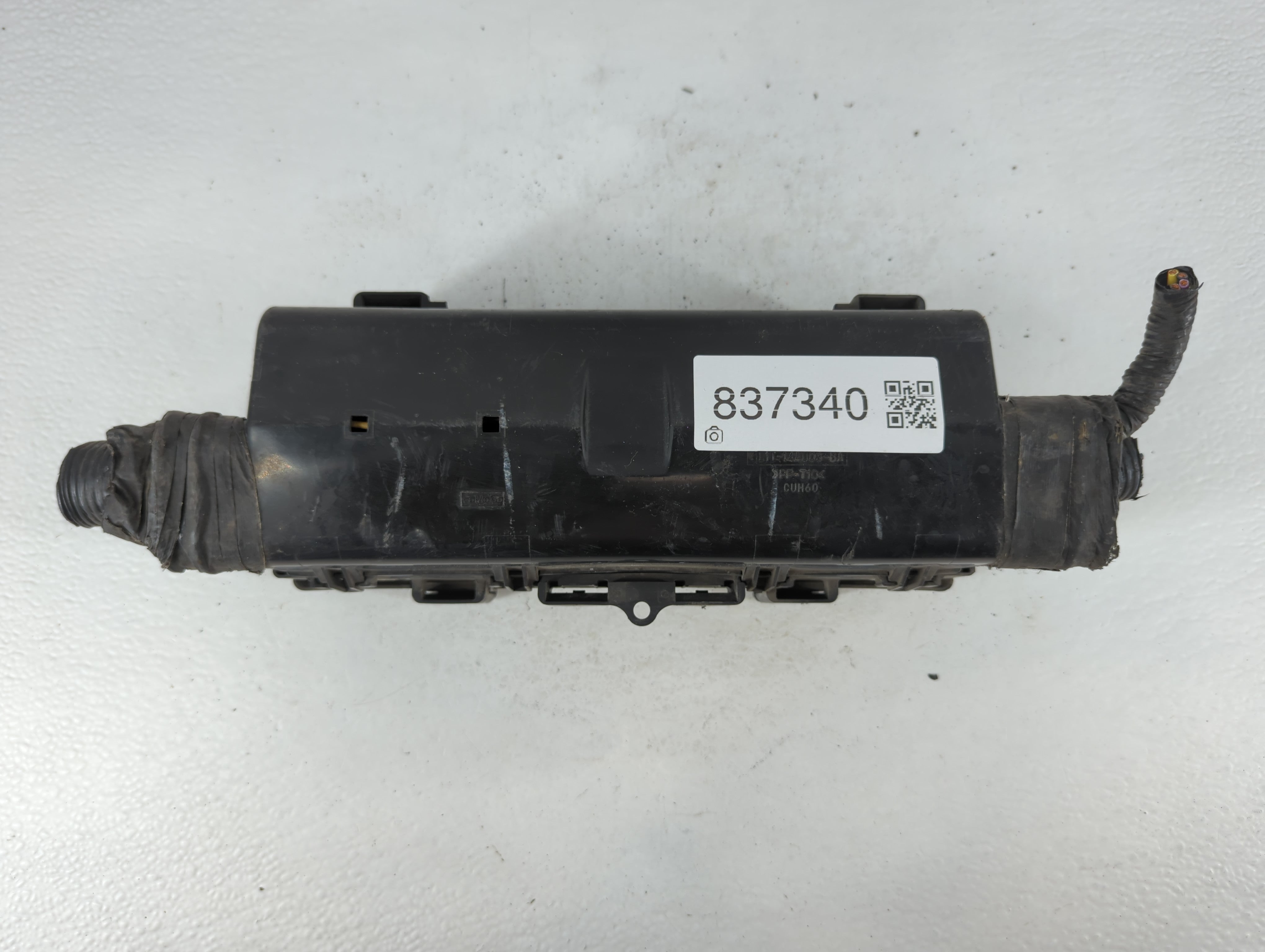2011-2014 Ford F-150 Fusebox Fuse Box Panel Relay Module P/N:7154-9430-30 NA-1 Fits Fits 2011 2012 2013 2014 OEM Used Auto Parts - Oemusedautoparts1.com