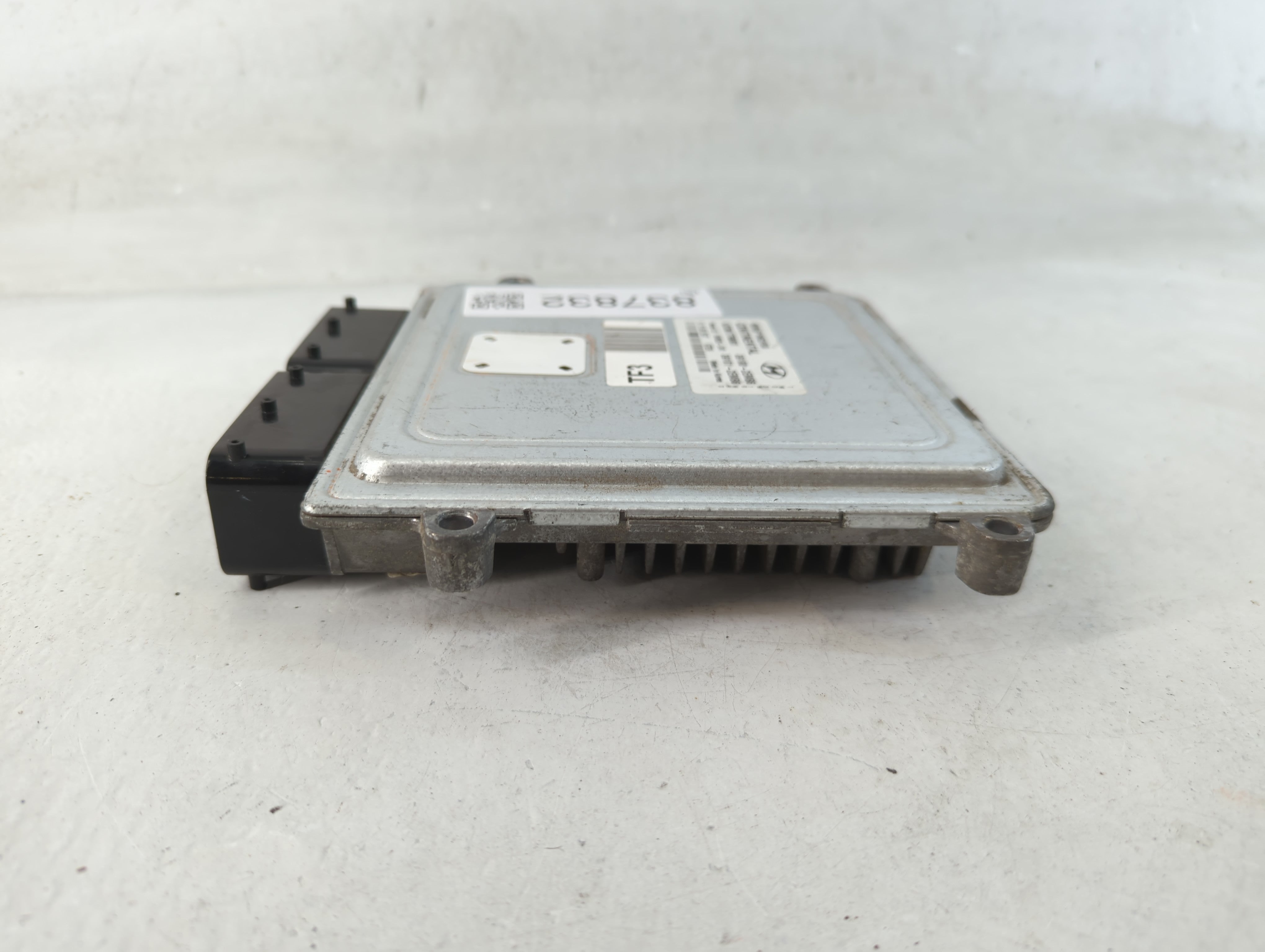 2014-2016 Hyundai Elantra PCM Engine Control Computer ECU ECM PCU OEM P/N:39100-2EMB6 Fits Fits 2014 2015 2016 OEM Used Auto Parts - Oemusedautoparts1.com