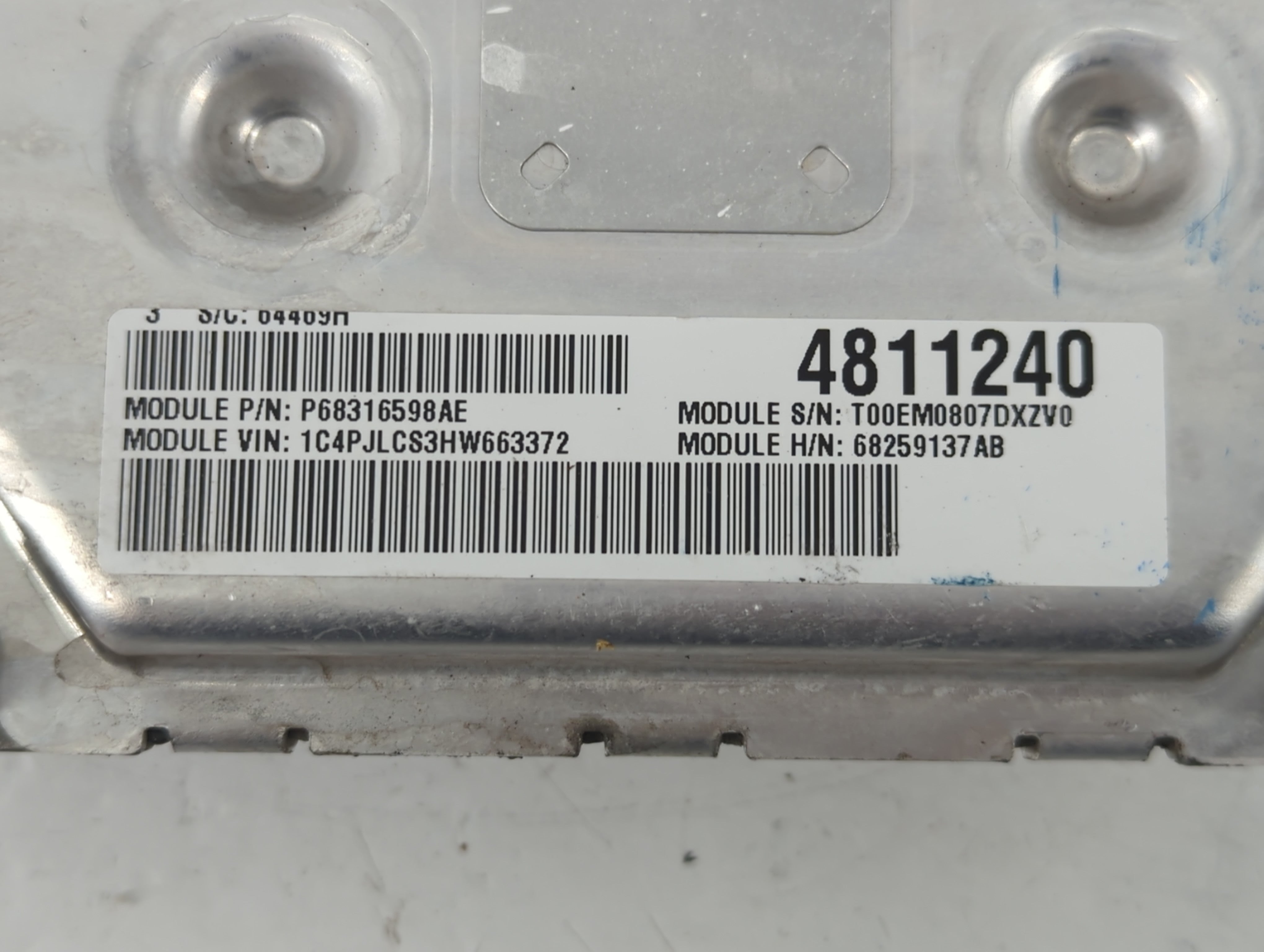 2016-2017 Jeep Cherokee PCM Engine Control Computer ECU ECM PCU OEM P/N:P68259137AB Fits Fits 2016 2017 OEM Used Auto Parts - Oemusedautoparts1.com