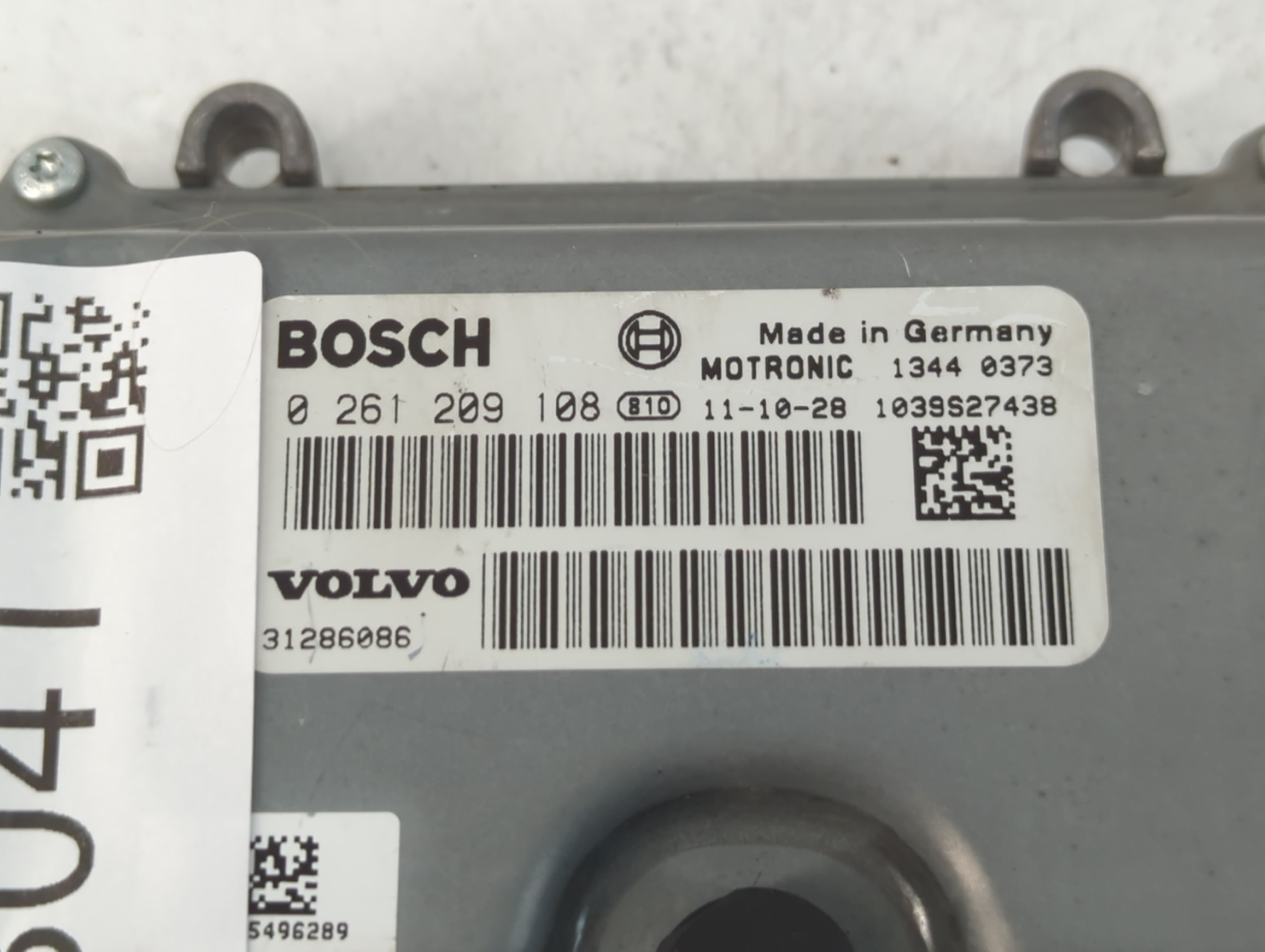 2011-2016 Volvo S60 PCM Engine Control Computer ECU ECM PCU OEM P/N:0 261 209 108 Fits Fits 2011 2012 2013 2014 2015 2016 OEM Used Auto Parts - Oemusedautoparts1.com