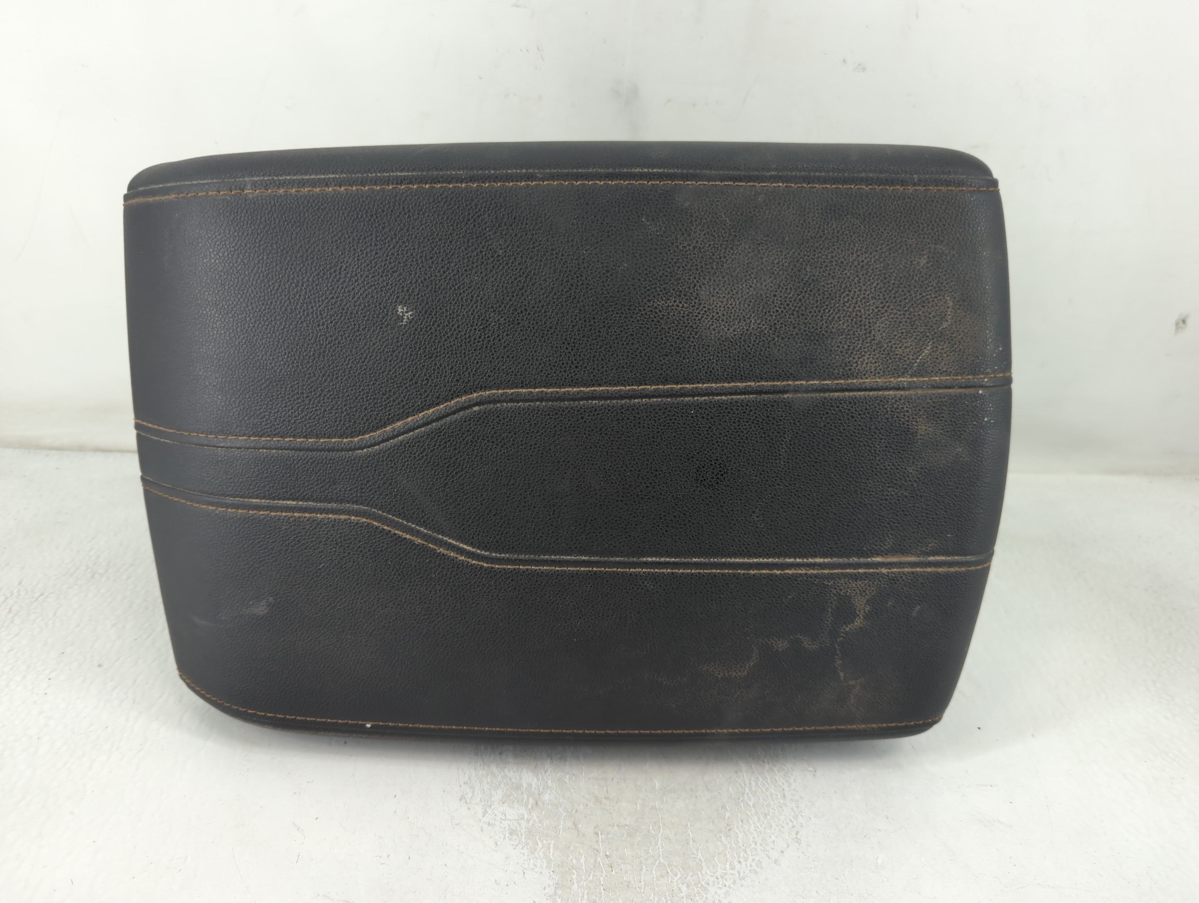 2019 Chevrolet Traverse Center Console Armrest Cover Lid Fits OEM Used Auto Parts - Oemusedautoparts1.com