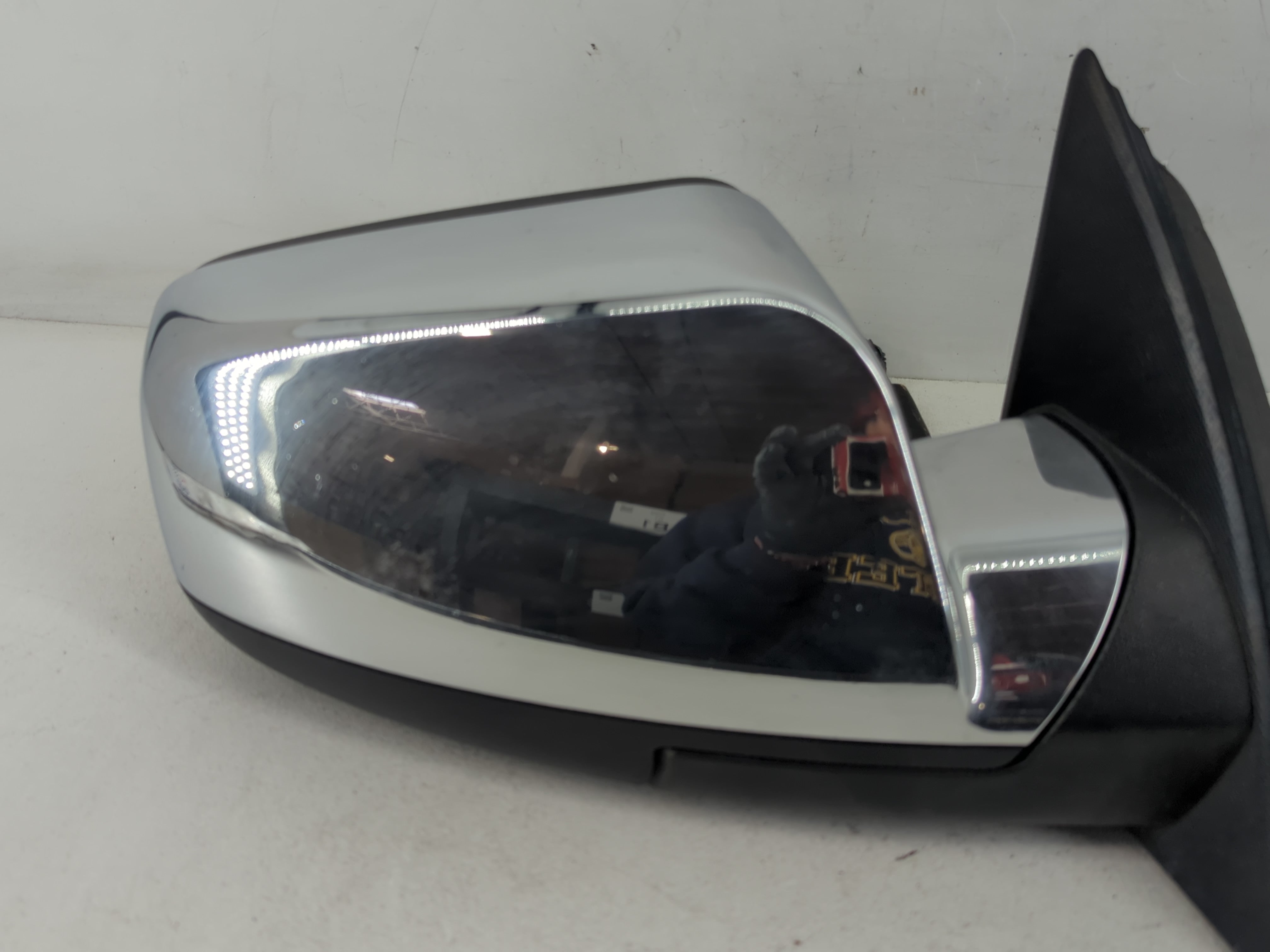 2010-2011 Chevrolet Equinox Side Mirror Replacement Passenger Right View Door Mirror P/N:20858713 Fits Fits 2010 2011 OEM Used Auto Parts - Oemusedautoparts1.com