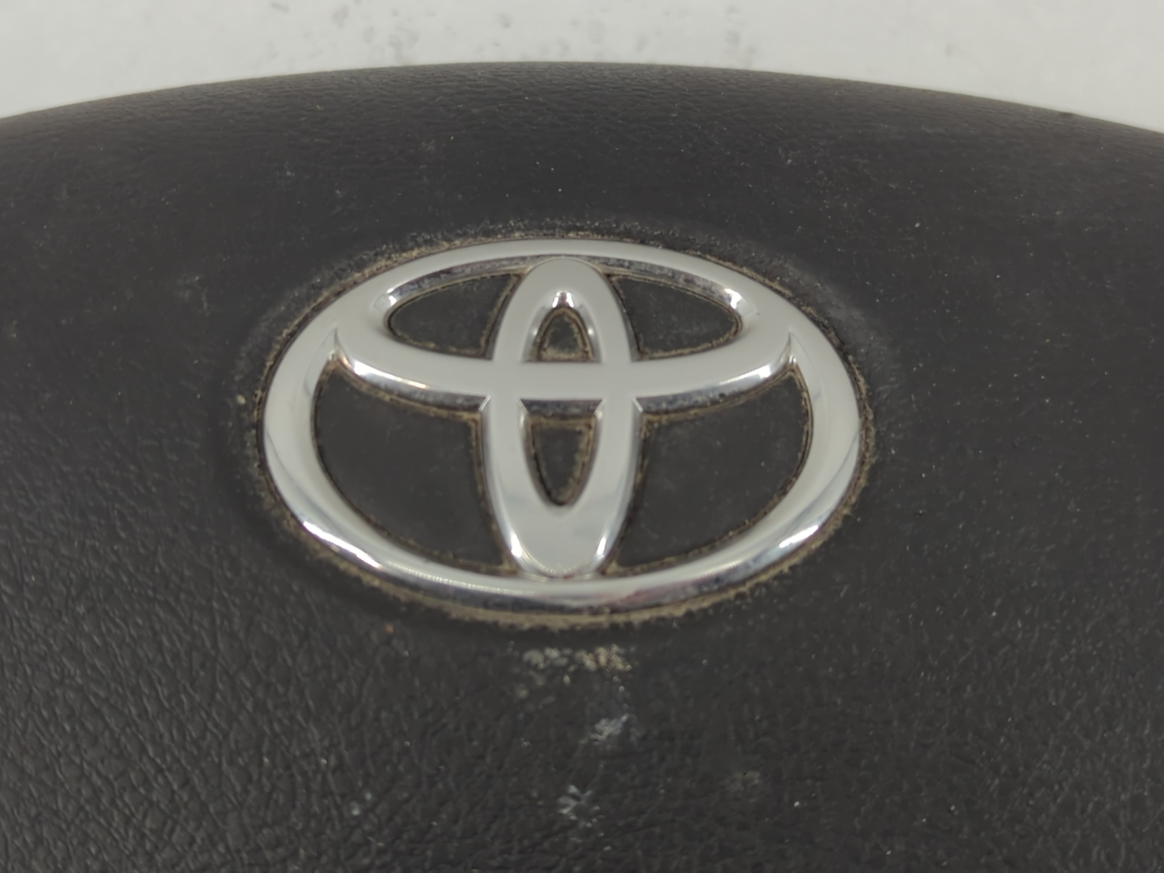 2008-2013 Toyota Highlander Air Bag Driver Left Steering Wheel Mounted P/N:2D000128ADZ Fits Fits 2008 2009 2010 2011 2012 2013 OEM Used Auto Parts - Oemusedautoparts1.com