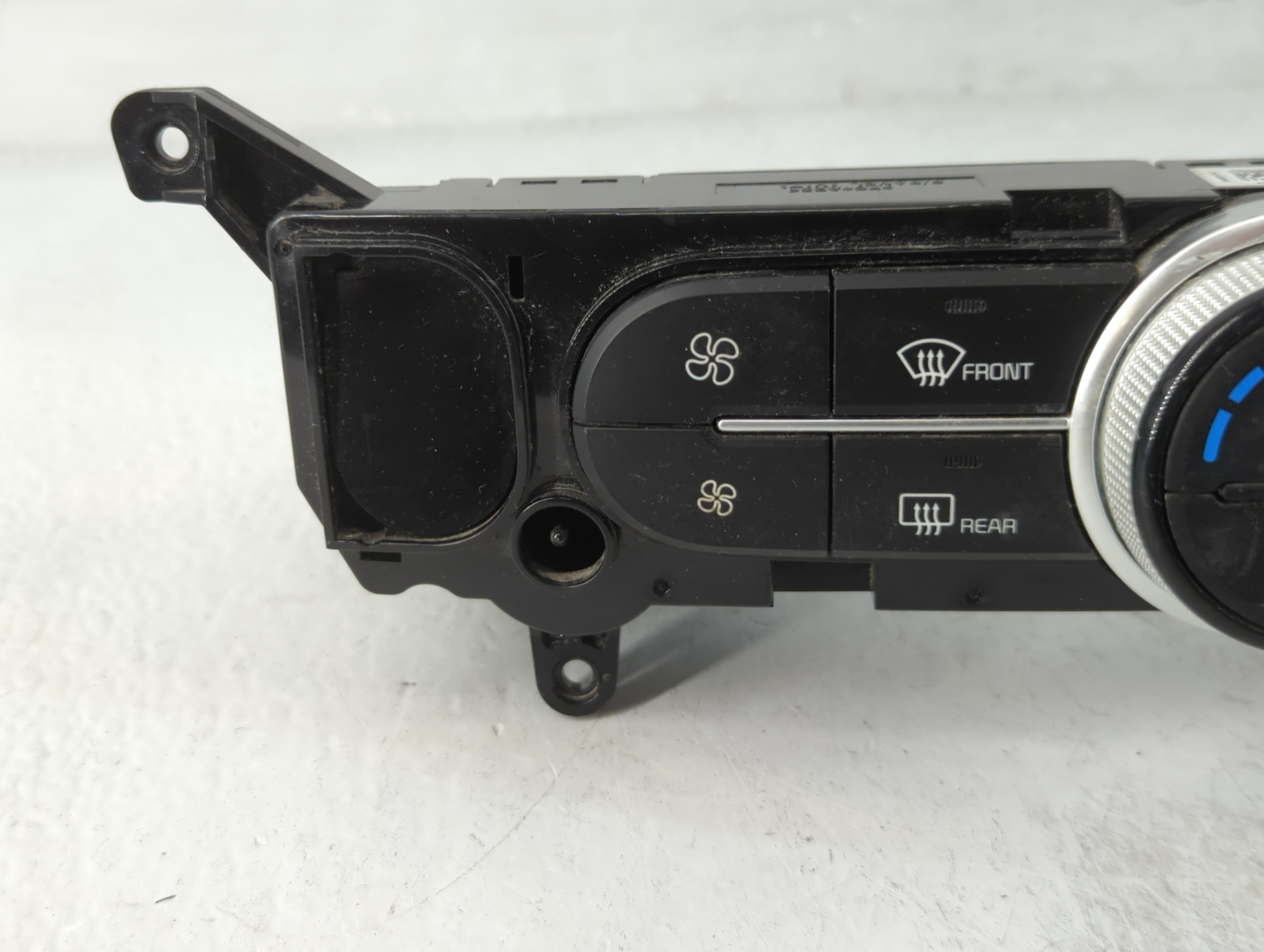 2017-2019 Kia Soul Climate Control Module Temperature AC/Heater Replacement P/N:97250-B2GQ1CA Fits Fits 2017 2018 2019 OEM Used Auto Parts - Oemusedautoparts1.com