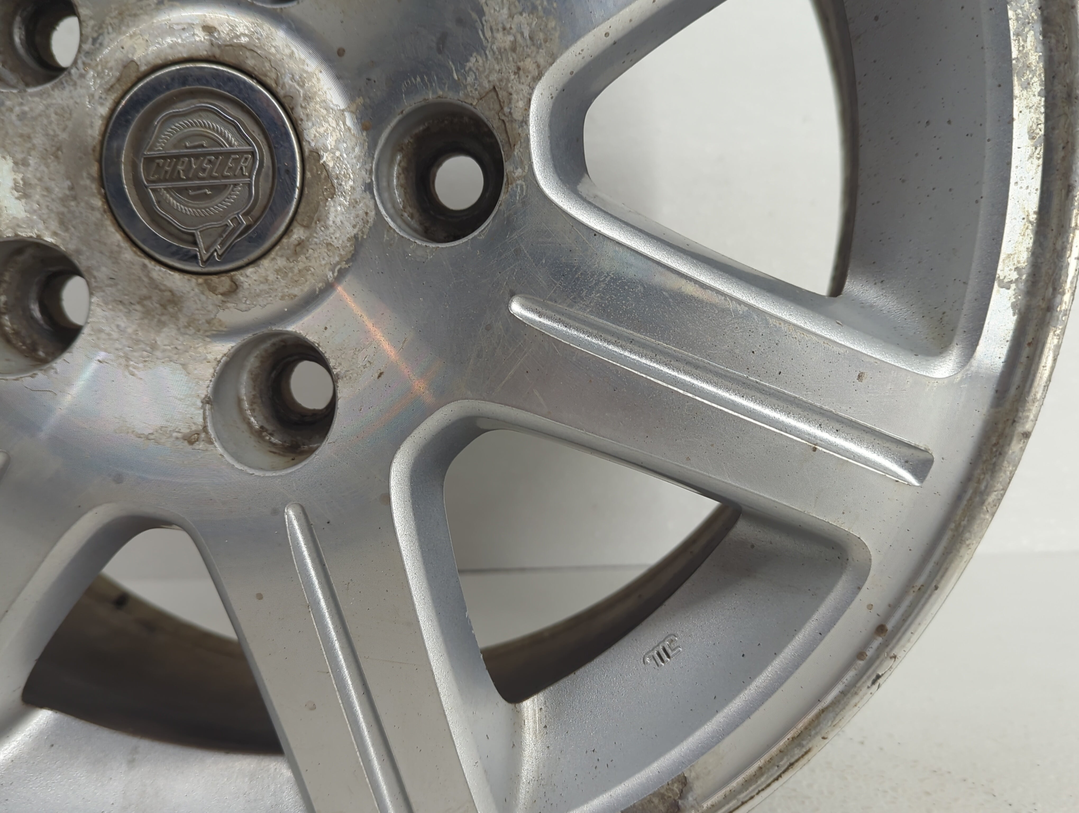 2008-2013 Chrysler Town & Country Wheel Rim Oem - Oemusedautoparts1.com