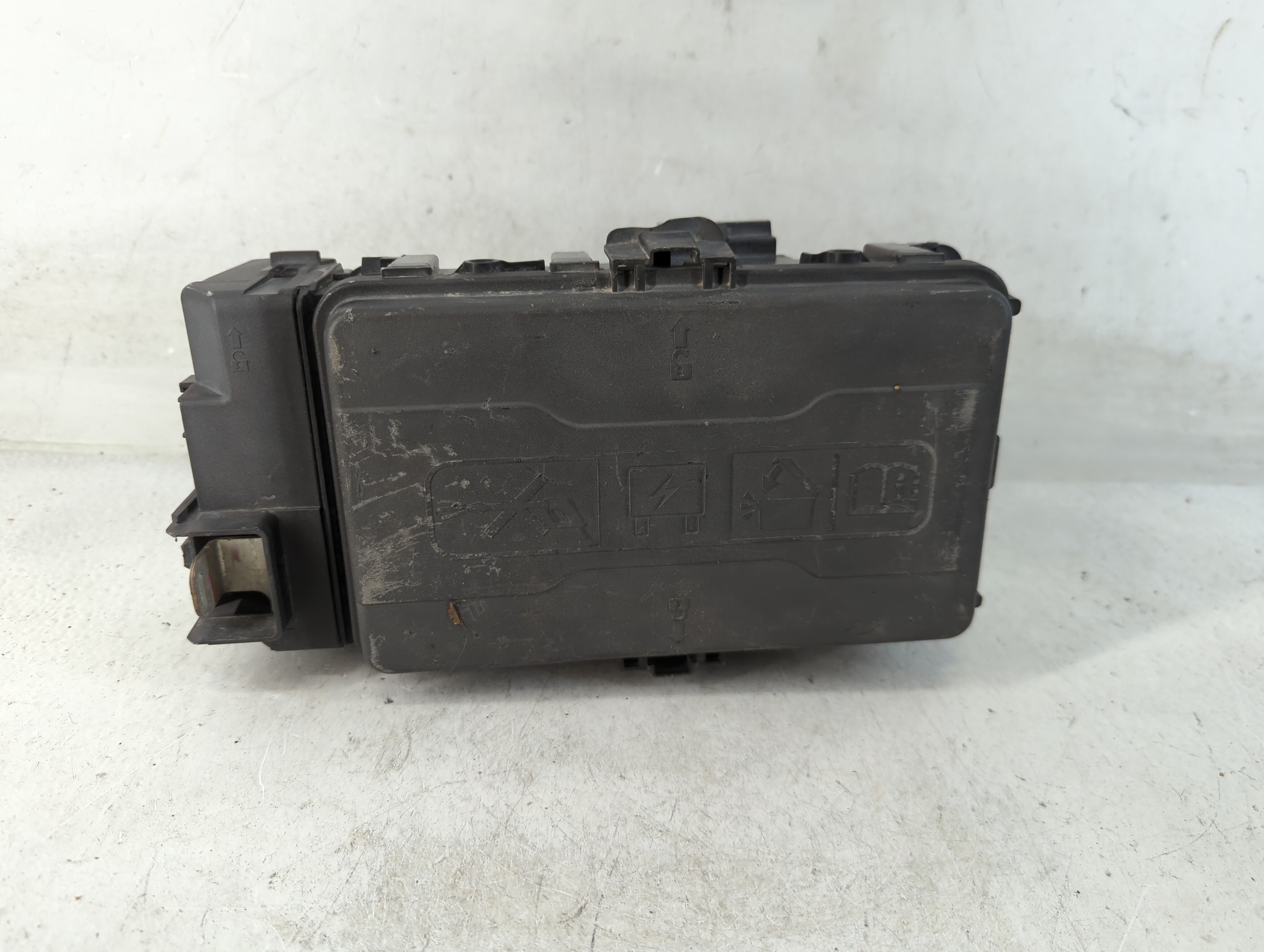2019 Chevrolet Malibu Fusebox Fuse Box Panel Relay Module P/N:84533822_01 Fits OEM Used Auto Parts - Oemusedautoparts1.com