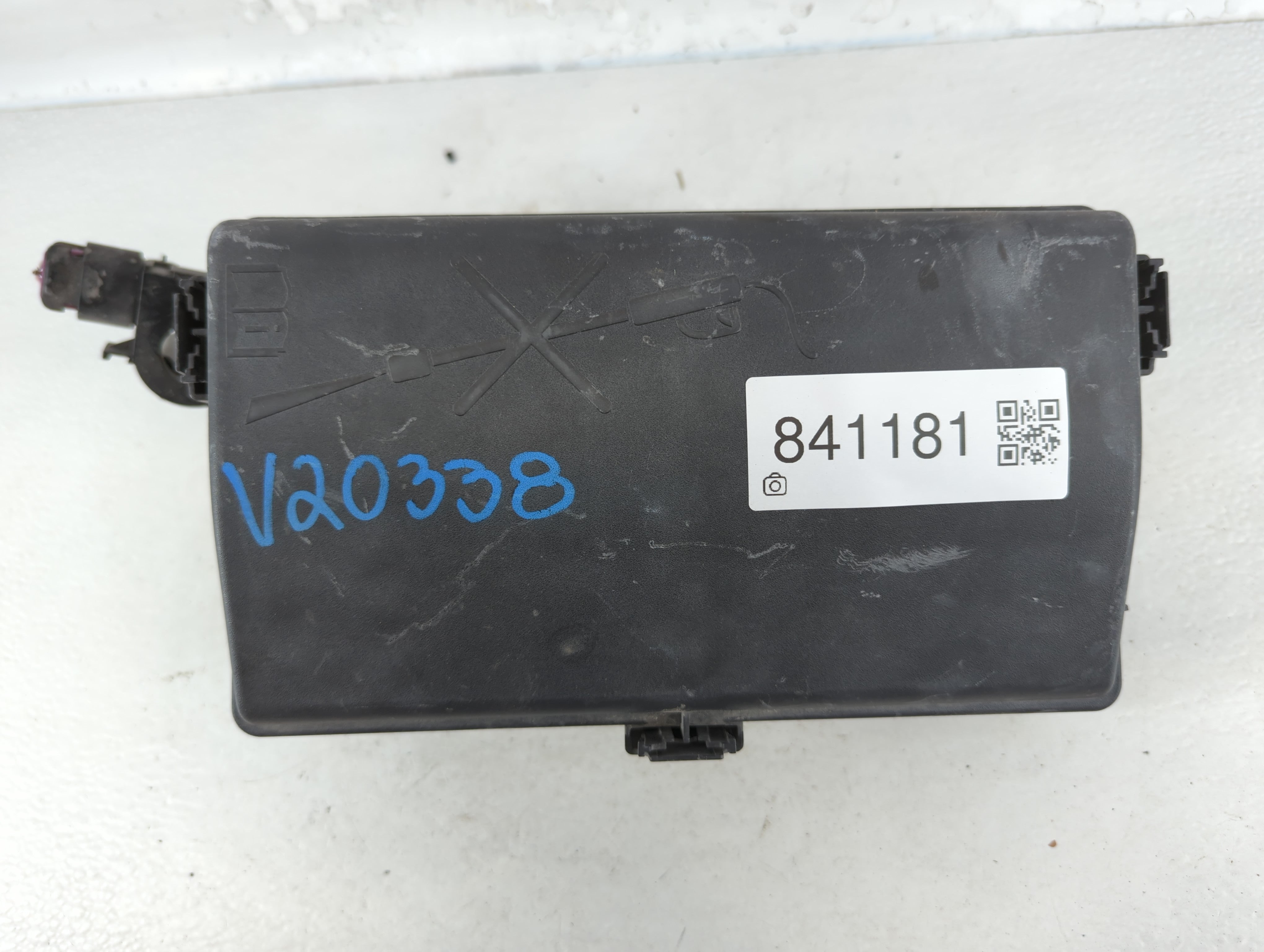 2010 Buick Lacrosse Fusebox Fuse Box Panel Relay Module P/N:20831465_02 Fits OEM Used Auto Parts - Oemusedautoparts1.com