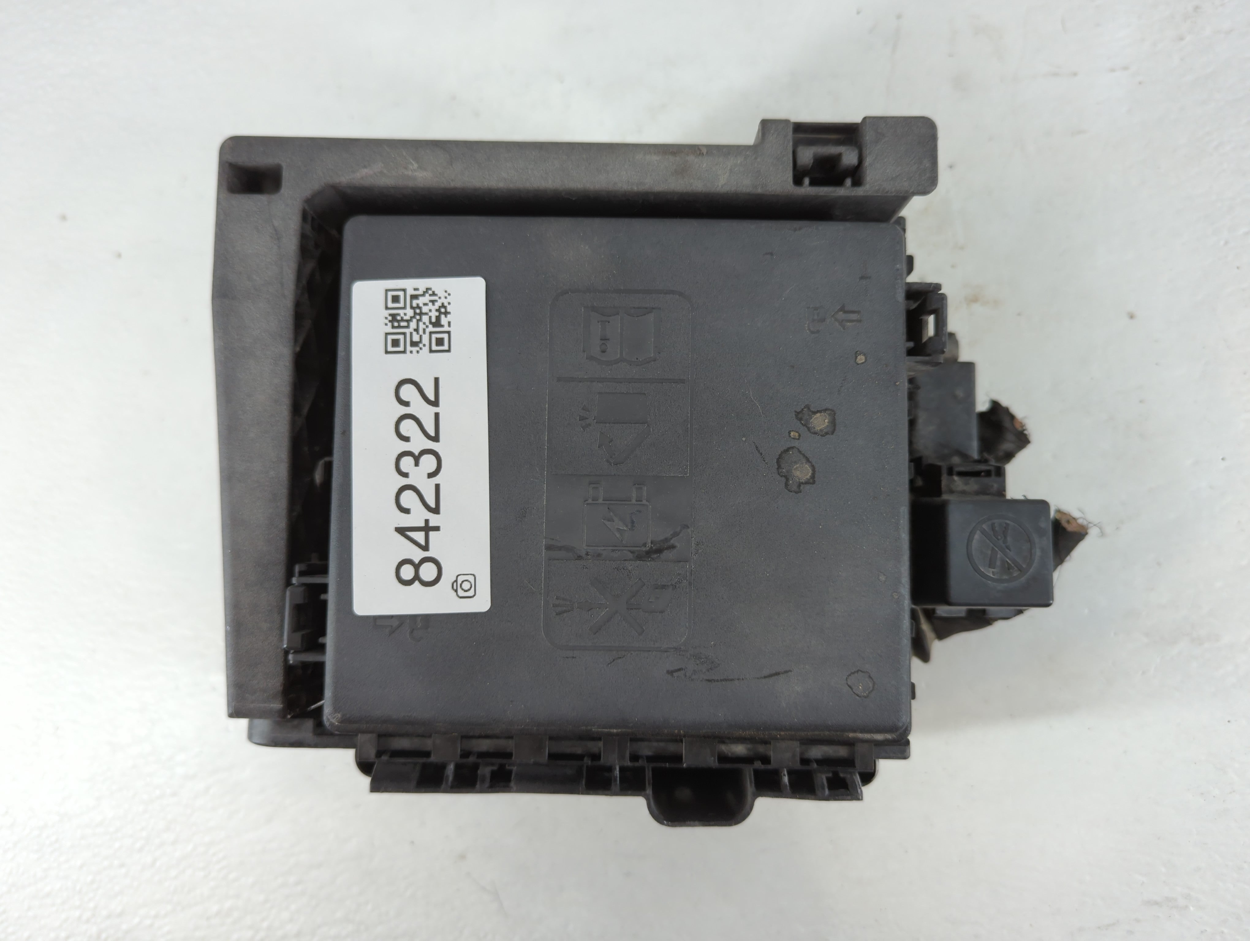 2018-2019 Chevrolet Traverse Fusebox Fuse Box Panel Relay Module P/N:7171-4521-30 Fits Fits 2018 2019 OEM Used Auto Parts - Oemusedautoparts1.com