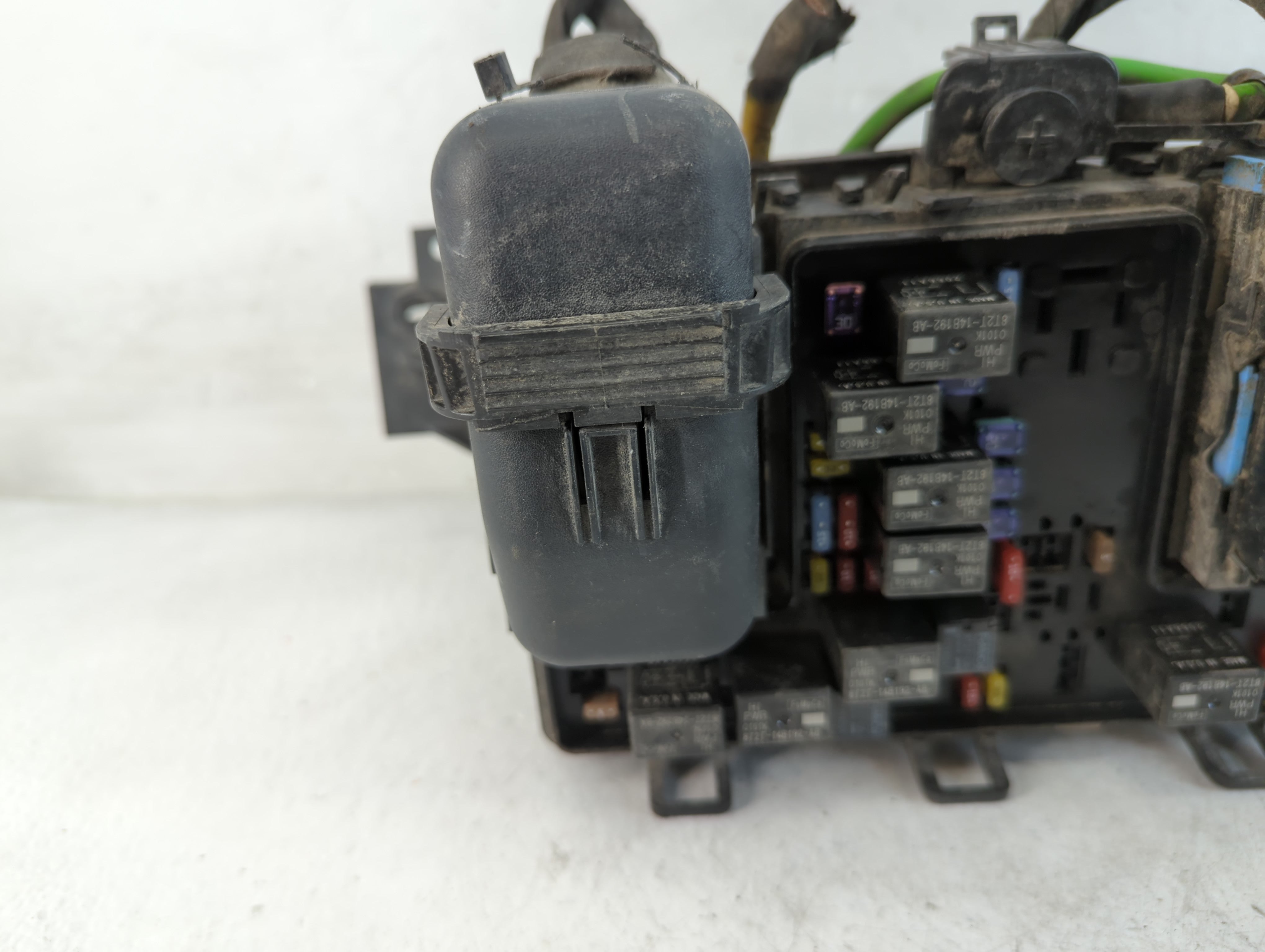2017-2020 Lincoln Mkz Fusebox Fuse Box Panel Relay Module P/N:G2GT14A075AA Fits Fits 2017 2018 2019 2020 OEM Used Auto Parts - Oemusedautoparts1.com