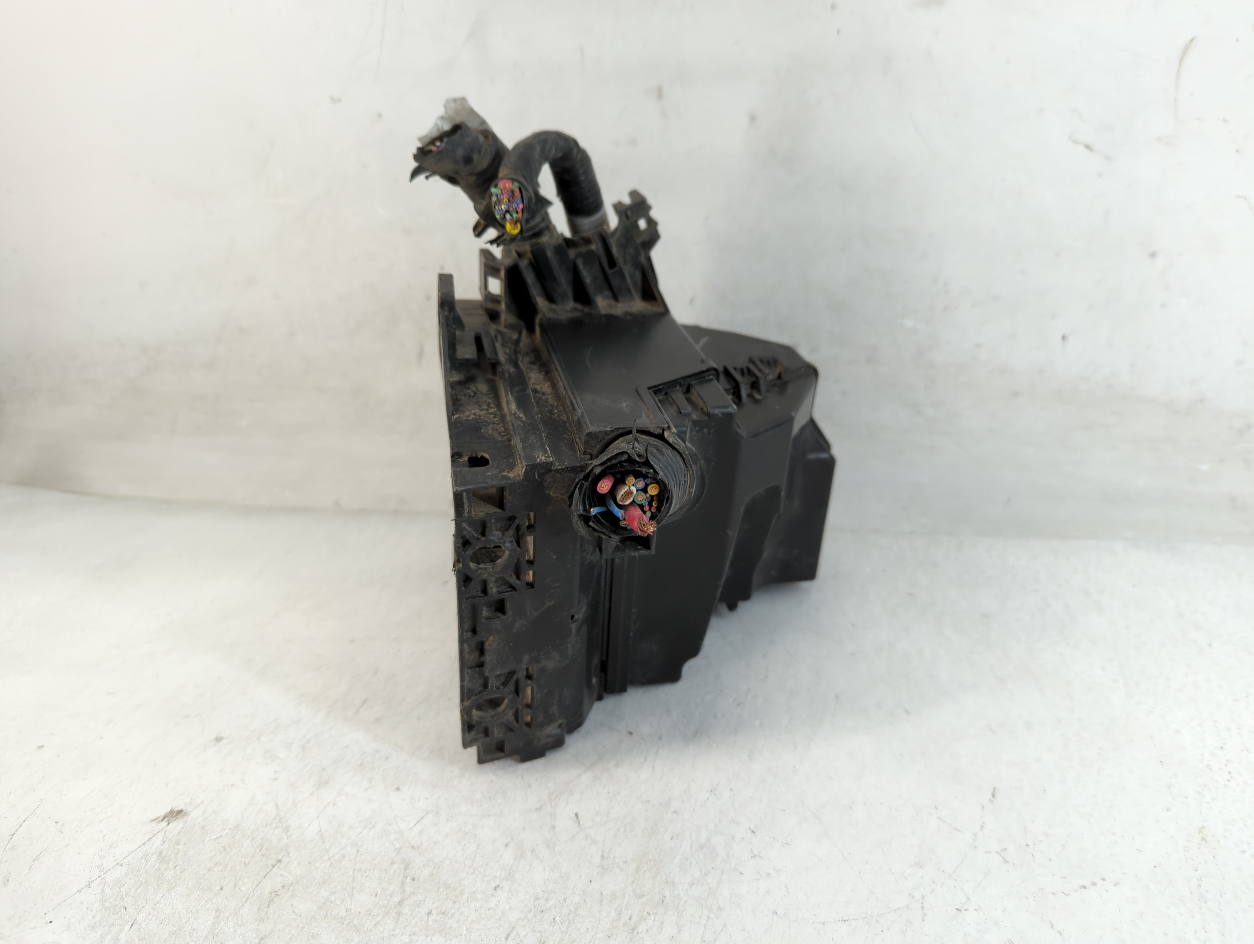 2013-2019 Nissan Versa Fusebox Fuse Box Panel Relay Module P/N:284B8 1HA0B Fits Fits 2013 2014 2015 2016 2017 2018 2019 OEM Used Auto Parts - Oemusedautoparts1.com