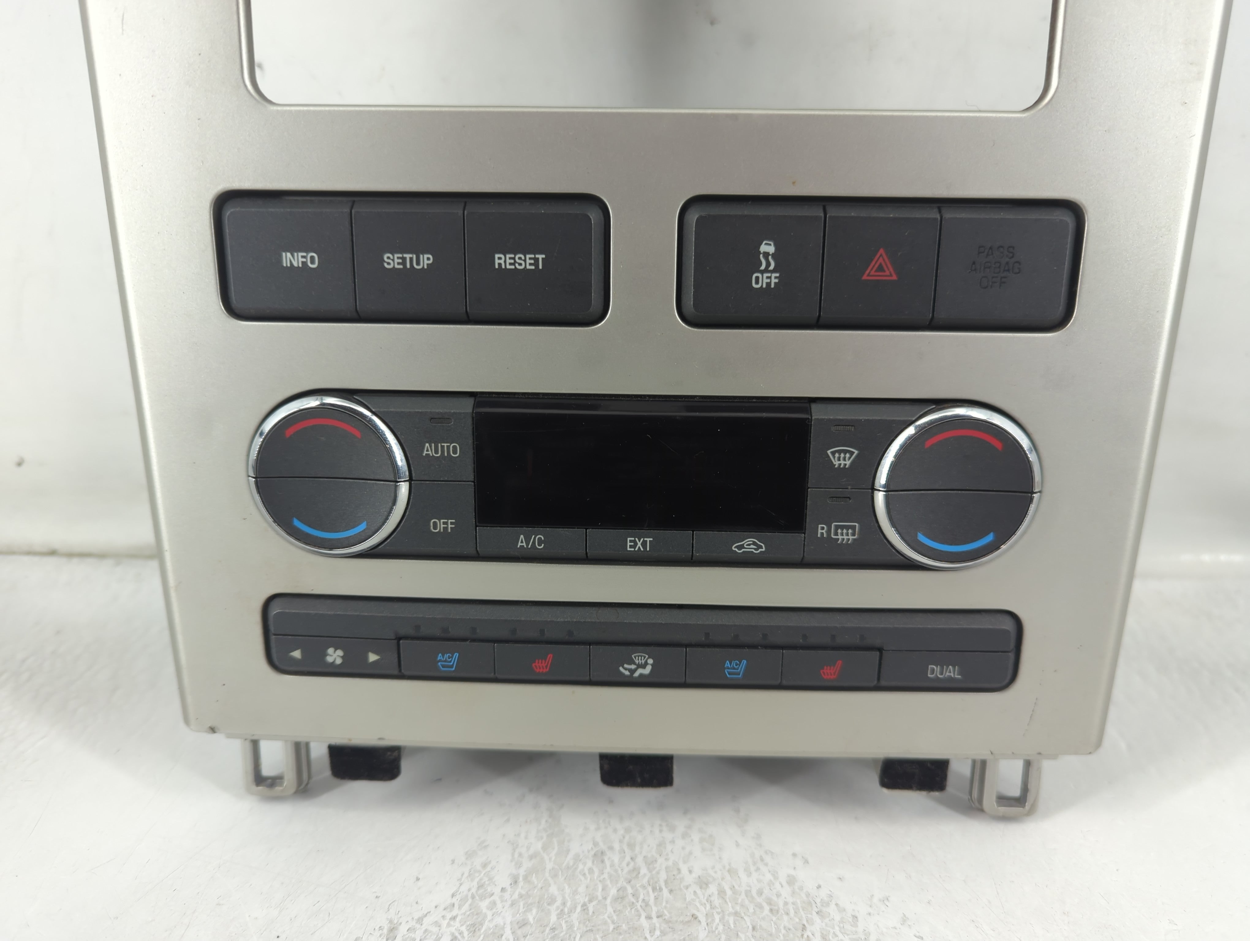 2008-2010 Lincoln Mkx Climate Control Module Temperature AC/Heater Replacement P/N:MX237000-2930 9A13-18C612-AA Fits OEM Used Auto Parts - Oemusedautoparts1.com