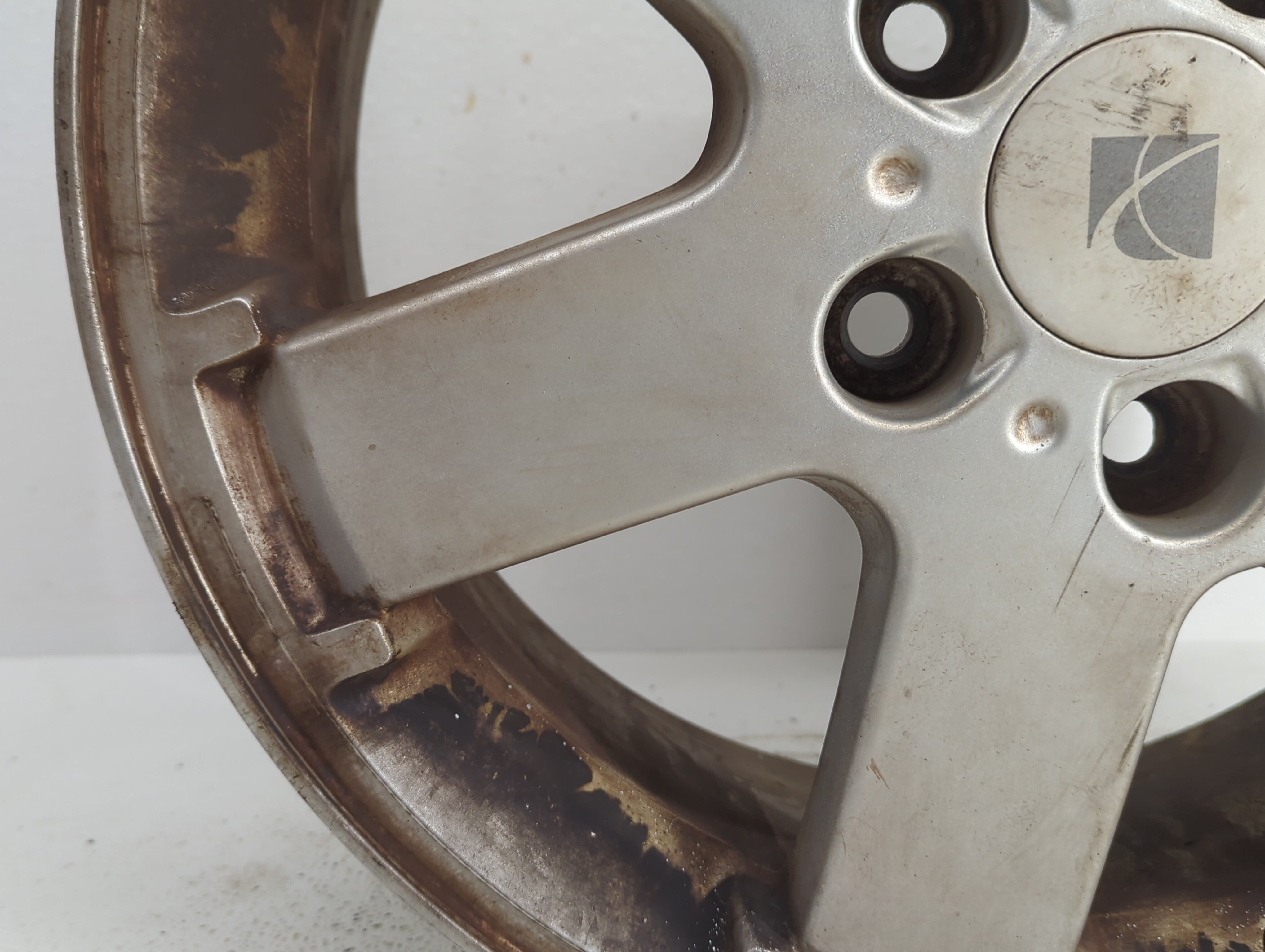 2005-2005 Saturn Relay Wheel Rim Oem Silver - Oemusedautoparts1.com
