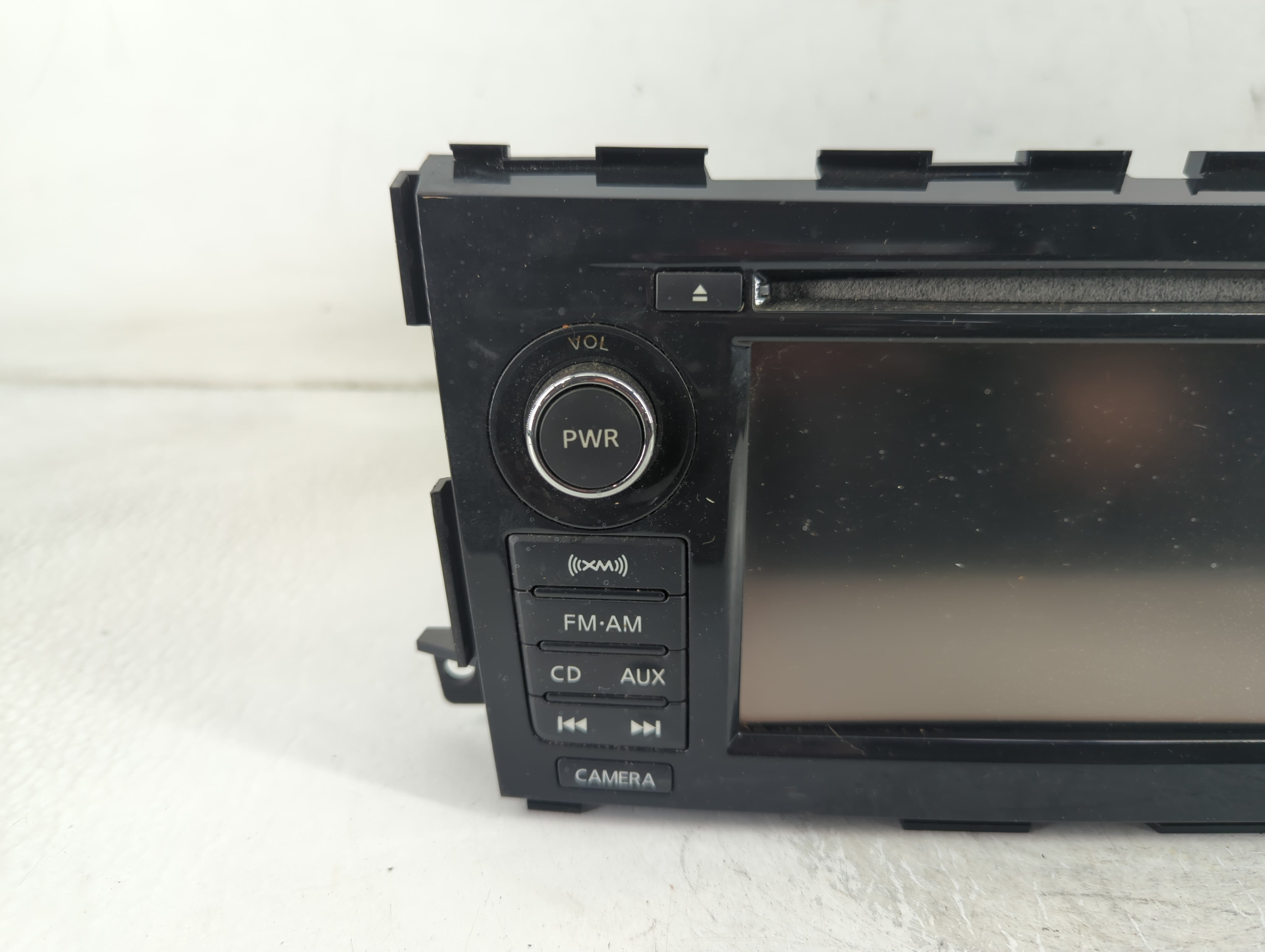 2013-2014 Nissan Altima Radio AM FM Cd Player Receiver Replacement P/N:7 612 051 140 Fits Fits 2013 2014 OEM Used Auto Parts - Oemusedautoparts1.com