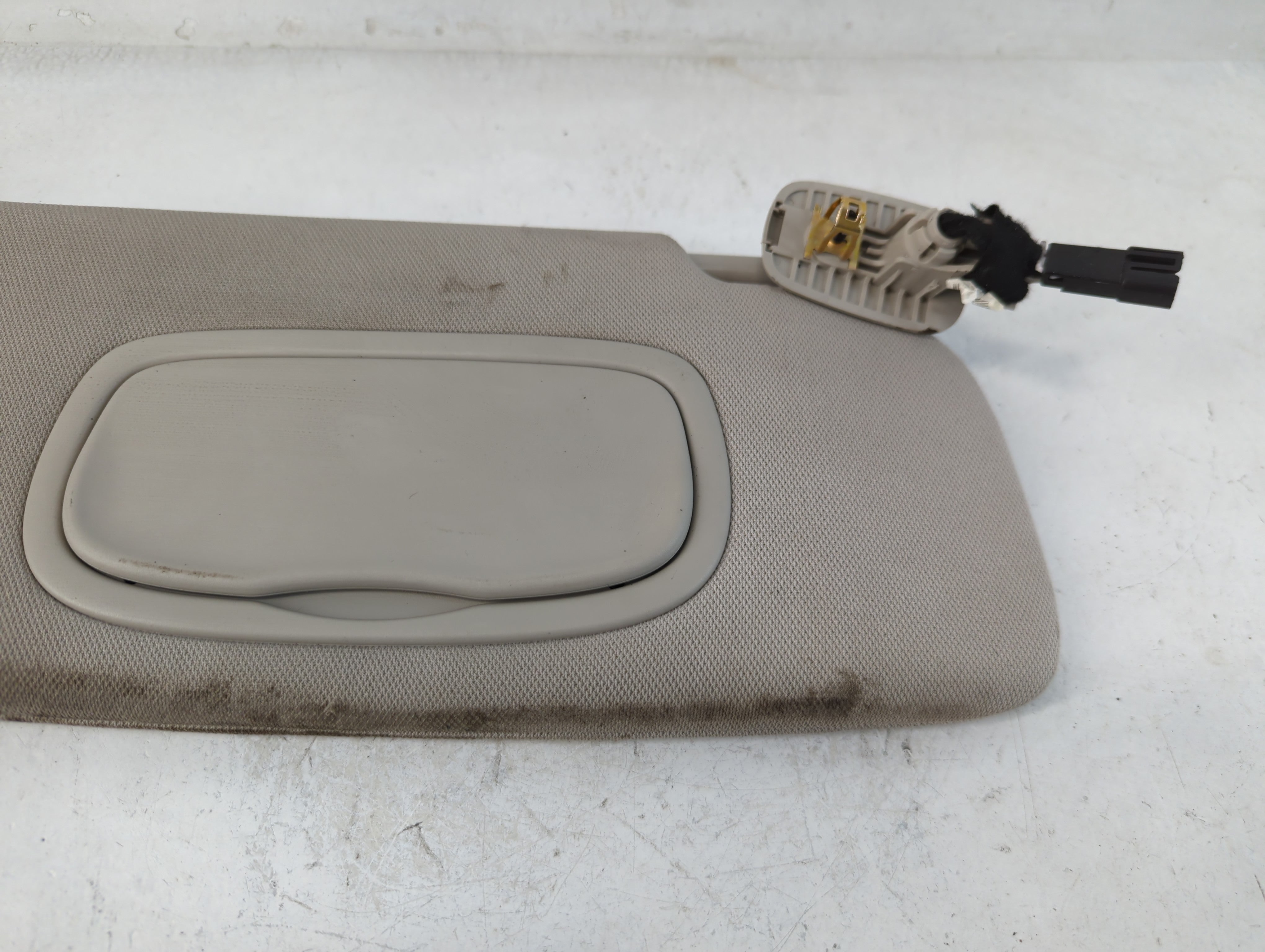 2021-2022 Chrysler Pacifica Sun Visor Shade Replacement Passenger Right Mirror Fits Fits 2021 2022 OEM Used Auto Parts - Oemusedautoparts1.com