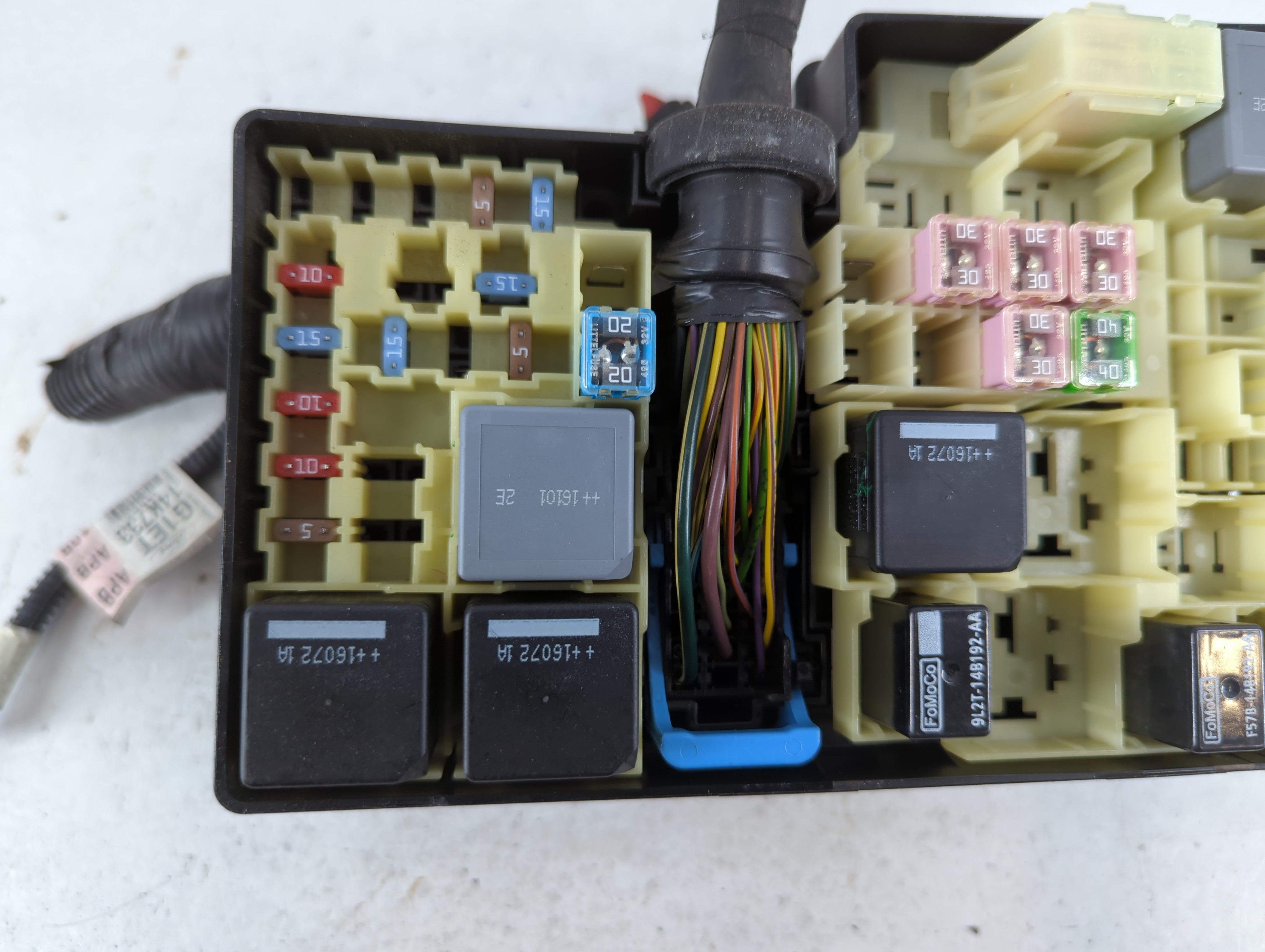 2016 Ford Focus Fusebox Fuse Box Panel Relay Module P/N:E02345500 AV6T-14A067-AD Fits OEM Used Auto Parts - Oemusedautoparts1.com