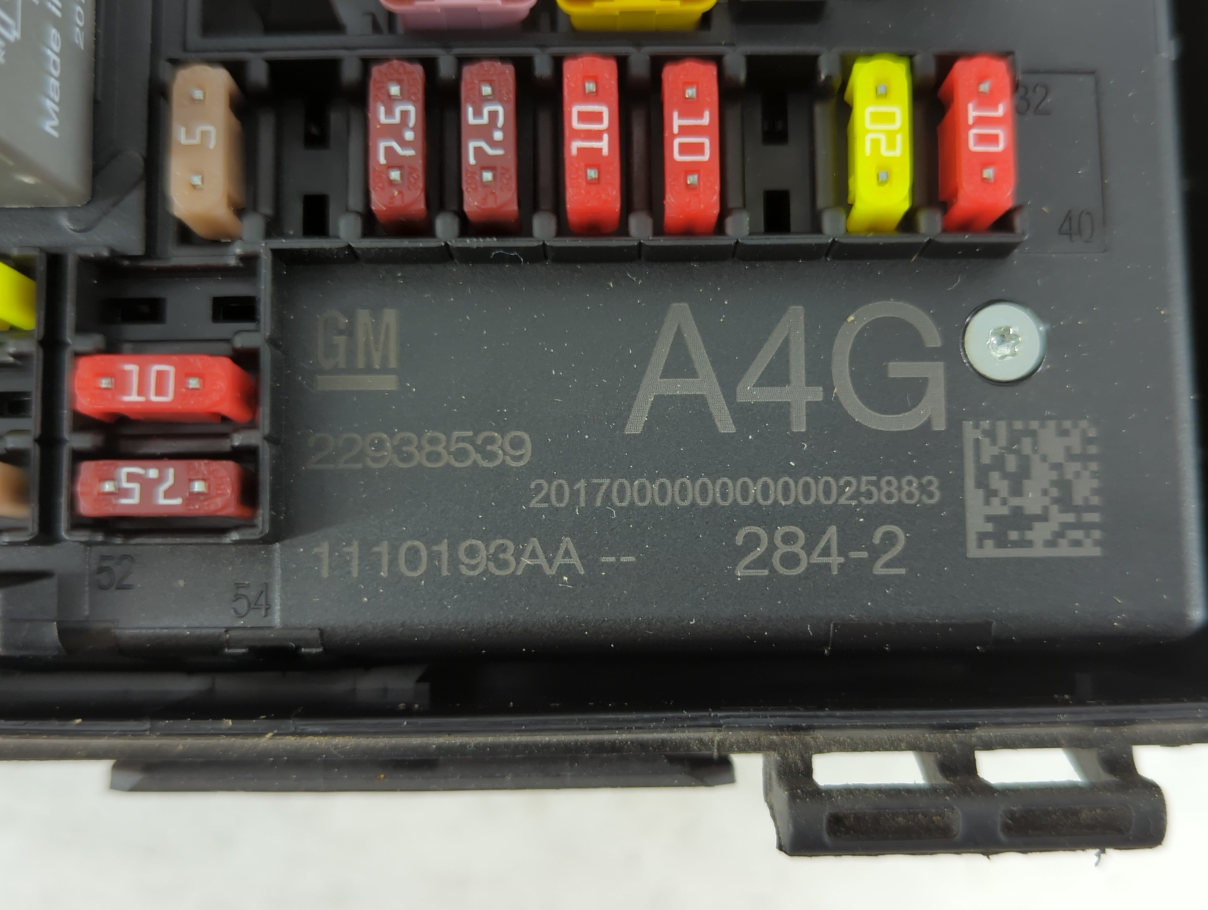 2013-2016 Buick Verano Fusebox Fuse Box Panel Relay Module P/N:22938539 Fits Fits 2013 2014 2015 2016 OEM Used Auto Parts - Oemusedautoparts1.com
